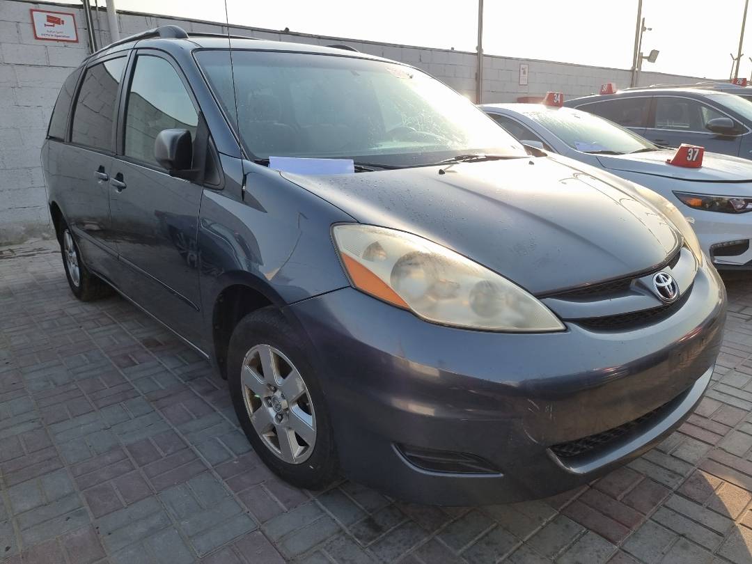 2008 TOYOTA SIENNA — 184234 Miles — Lot 125487 — Ind. 12 - Marhaba Auctions Used Cars - Image 3