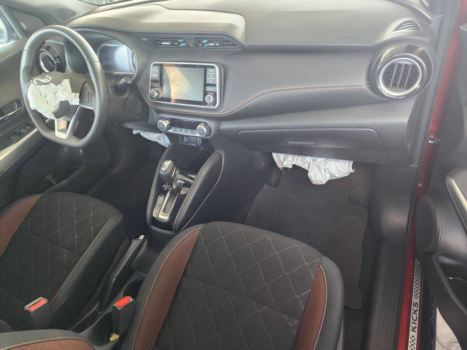 2020 NISSAN KICKS — 52720 Miles — Lot 69445513 - Marhaba Auctions Used Cars - Image 5