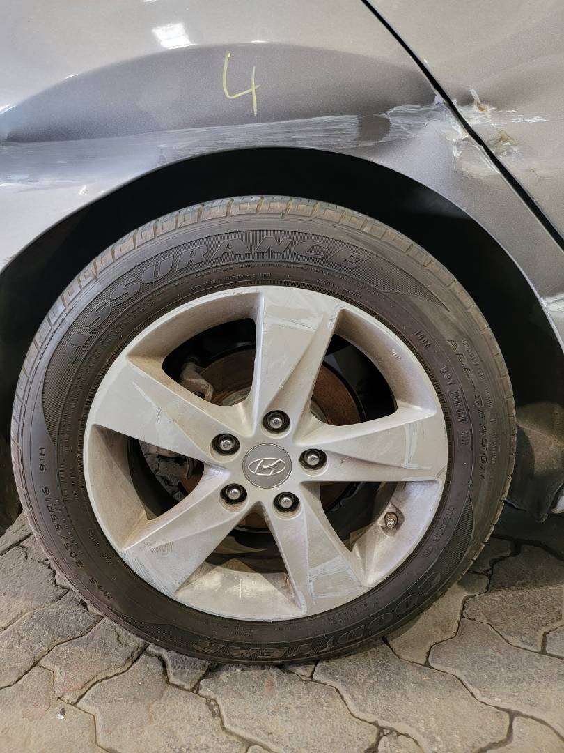 2011 HYUNDAI ELANTRA — 183512 Miles — Lot 38379784 — Souq - Marhaba Auctions Used Cars - Image 4