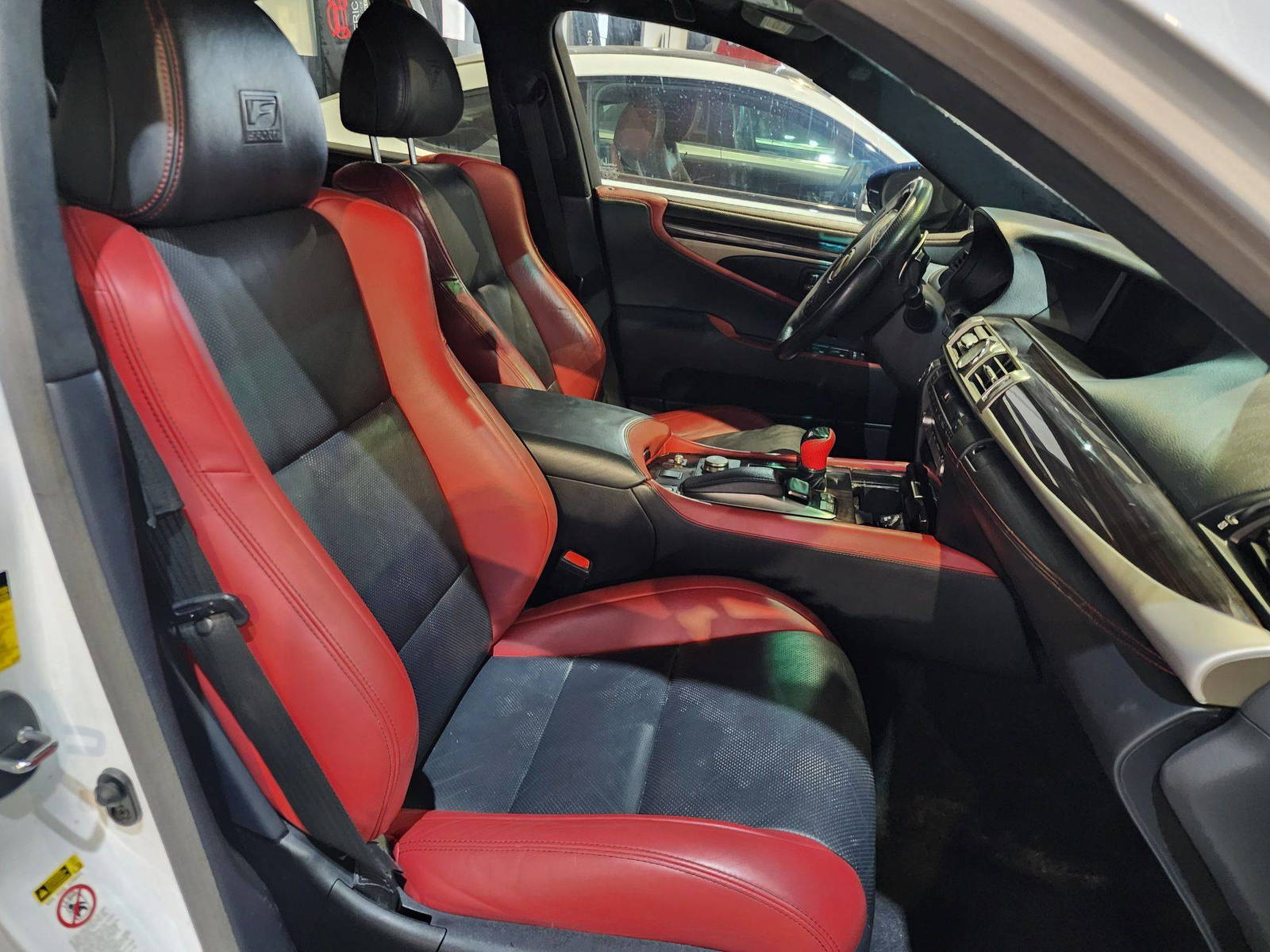 2015 LEXUS LS 460 — 102605 Miles — Lot 40347423 — Souq - Marhaba Auctions Used Cars - Image 9
