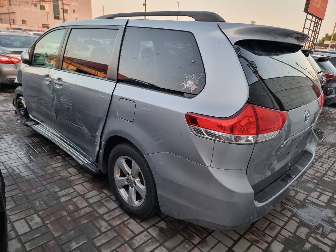 2011 TOYOTA SIENNA — 161667 Miles — Lot S083154 — Ind. 12 - Marhaba Auctions Used Cars - Image 5