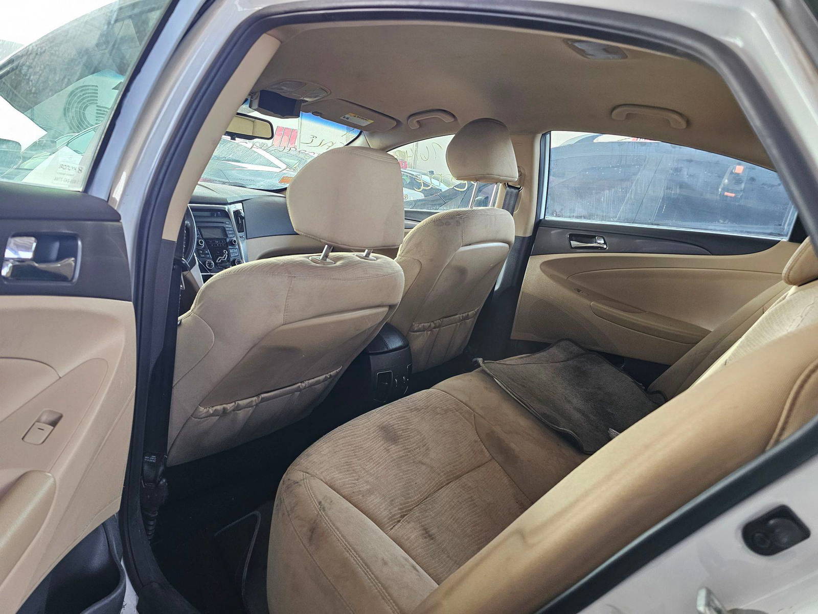 2013 HYUNDAI SONATA — 158861 Miles — Lot A098631 — Souq - Marhaba Auctions Used Cars - Image 6