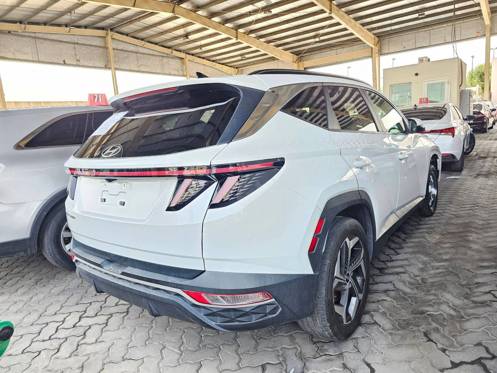 2022 HYUNDAI TUCSON — 105476 Miles — Lot AE6NH002177 — Souq - Marhaba Auctions Used Cars - Image 3