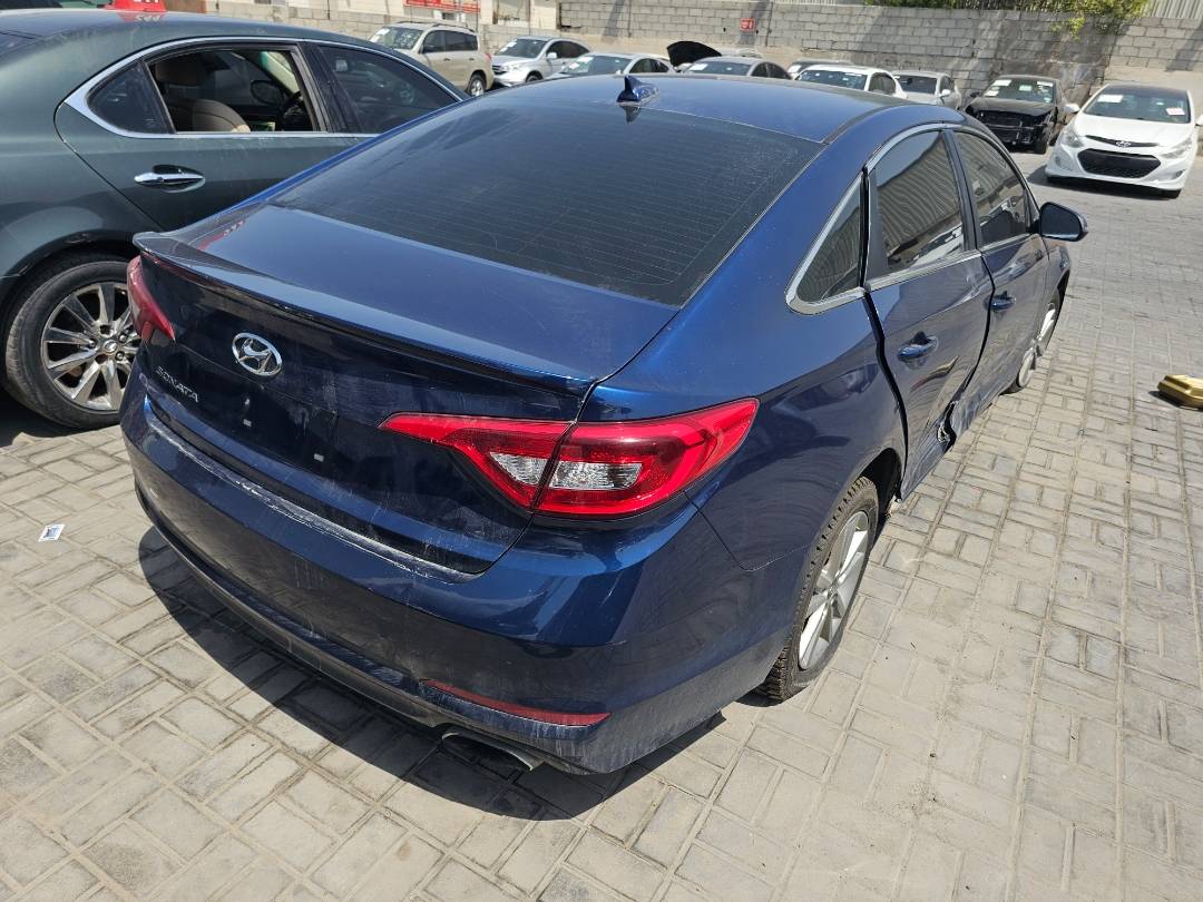 2017 HYUNDAI SONATA — 213618 KM — Lot 12324843 — Main - Marhaba Auctions Used Cars - Image 4