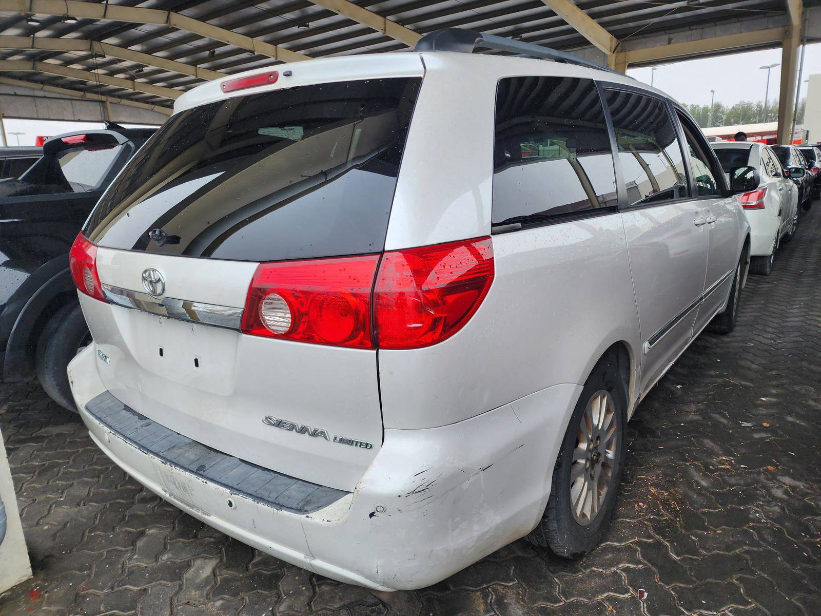 2007 TOYOTA SIENNA — 174191 Miles — Lot 77074503 - Marhaba Auctions Used Cars - Image 10