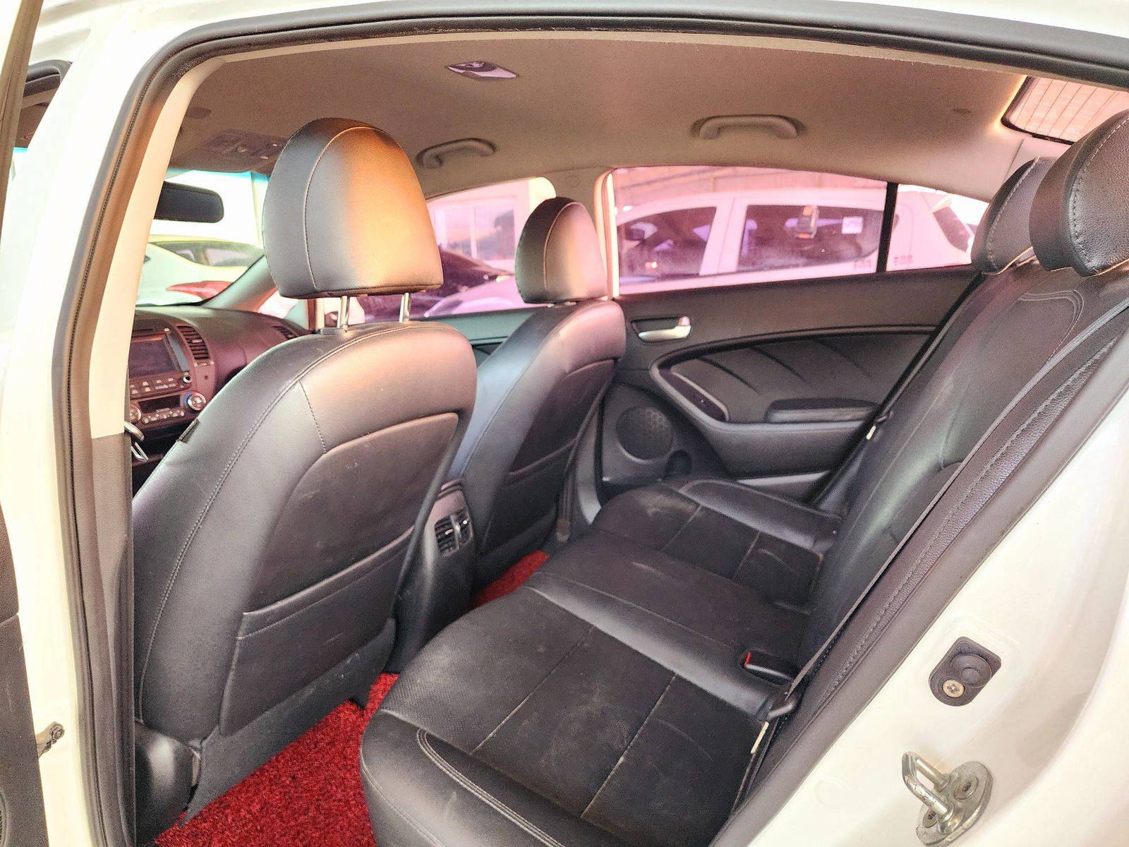 2015 KIA K3 — 107867 KM — Lot 924377 — Souq - Marhaba Auctions Used Cars - Image 6