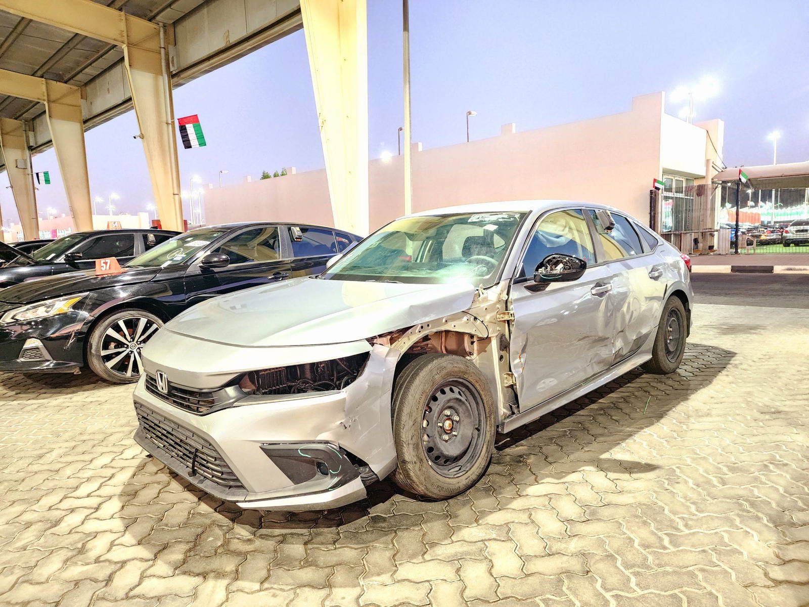 2023 HONDA CIVIC — 9637 KM — Lot 47699344 — Souq - Marhaba Auctions Used Cars - Image 4