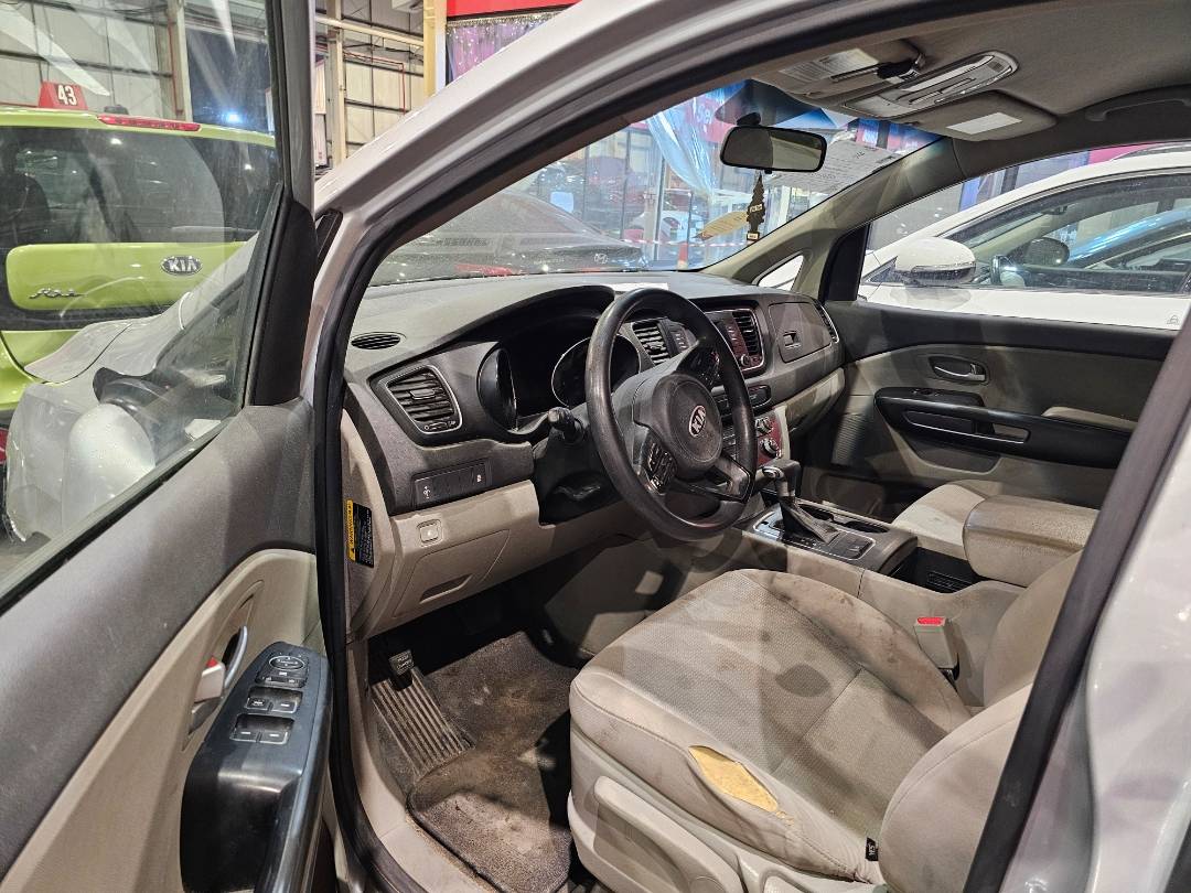 2017 KIA SEDONA — 161491 KM — Lot 12285204 — Main - Marhaba Auctions Used Cars - Image 9