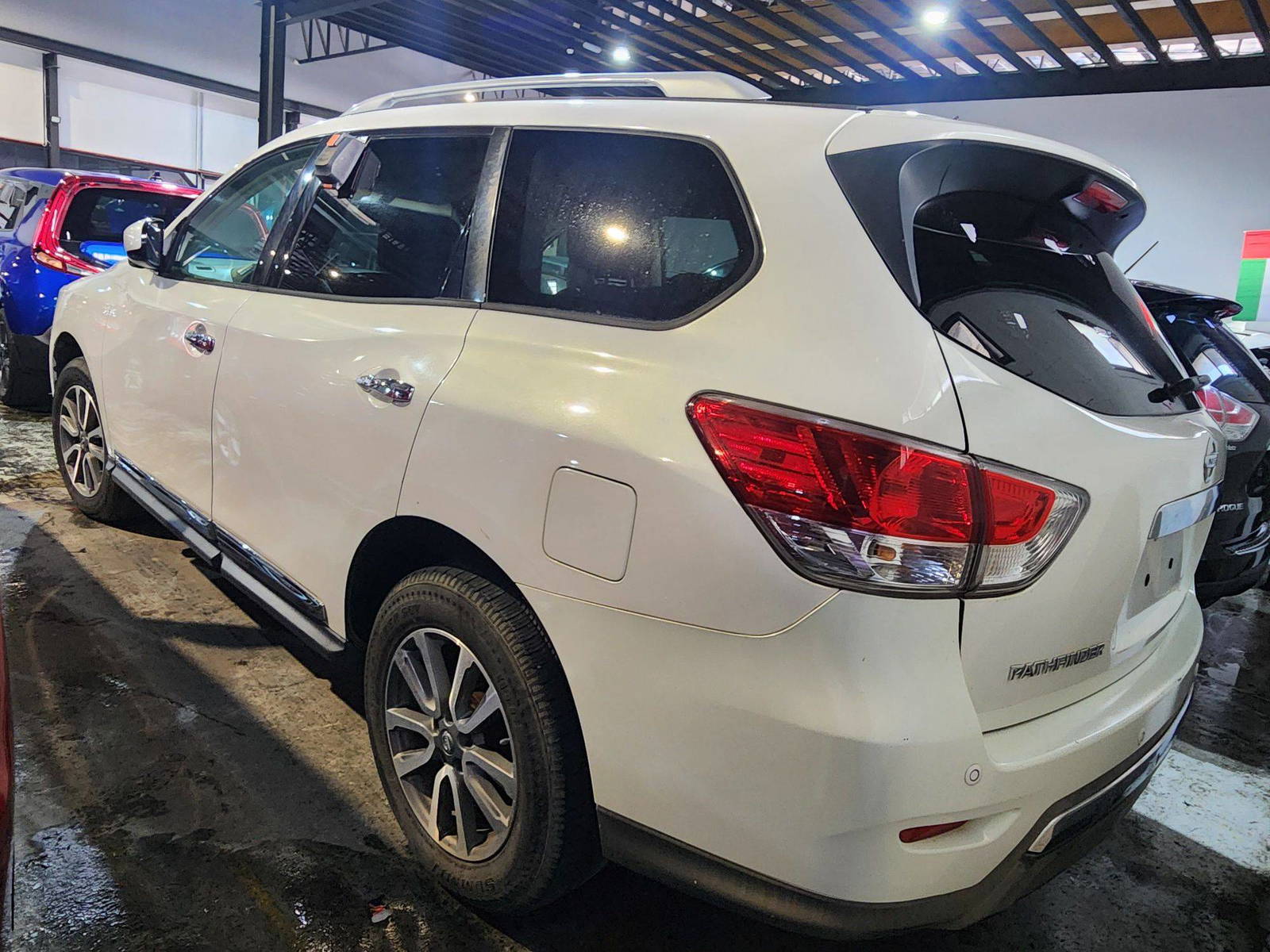 2013 NISSAN PATHFINDER — 200551 Miles — Lot 40659150 — Souq - Marhaba Auctions Used Cars - Image 5