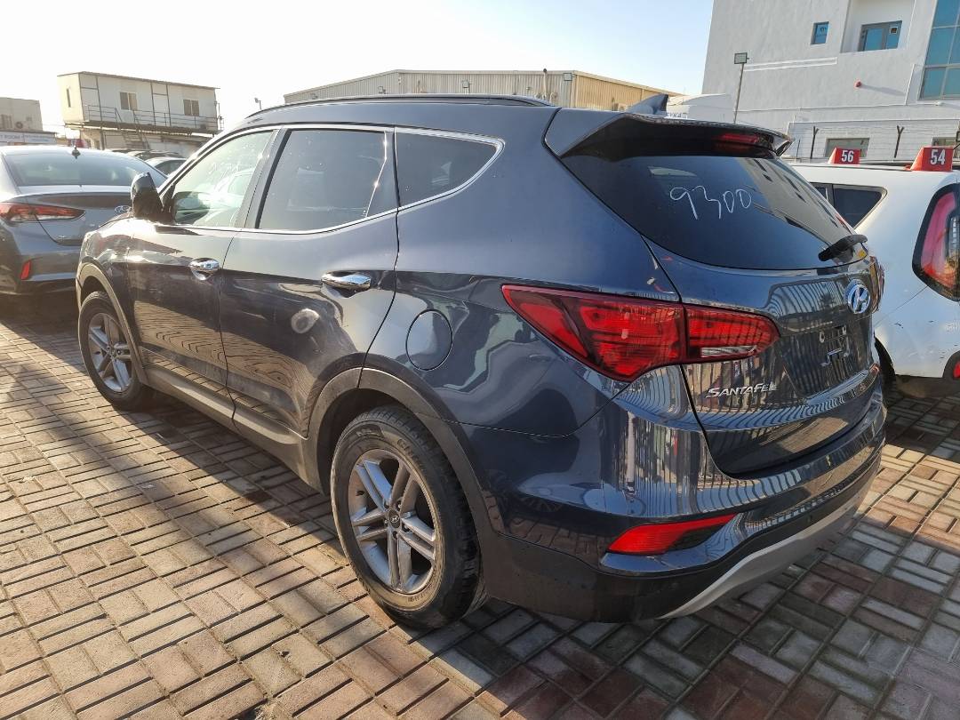 2017 HYUNDAI SANTA FE — 146265 KM — Lot 124578 — Ind. 12 - Marhaba Auctions Used Cars - Image 5