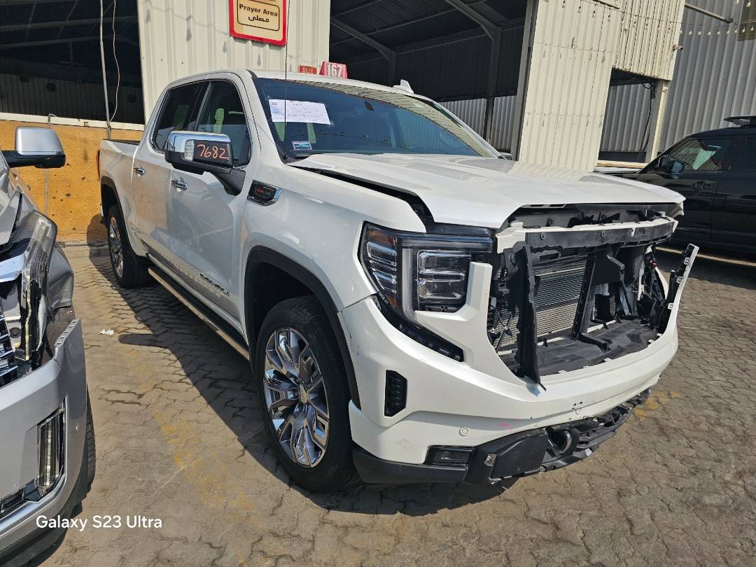 2023 GMC SIERRA — 28718 Miles — Lot Z127599 — Main - Marhaba Auctions Used Cars - Image 3