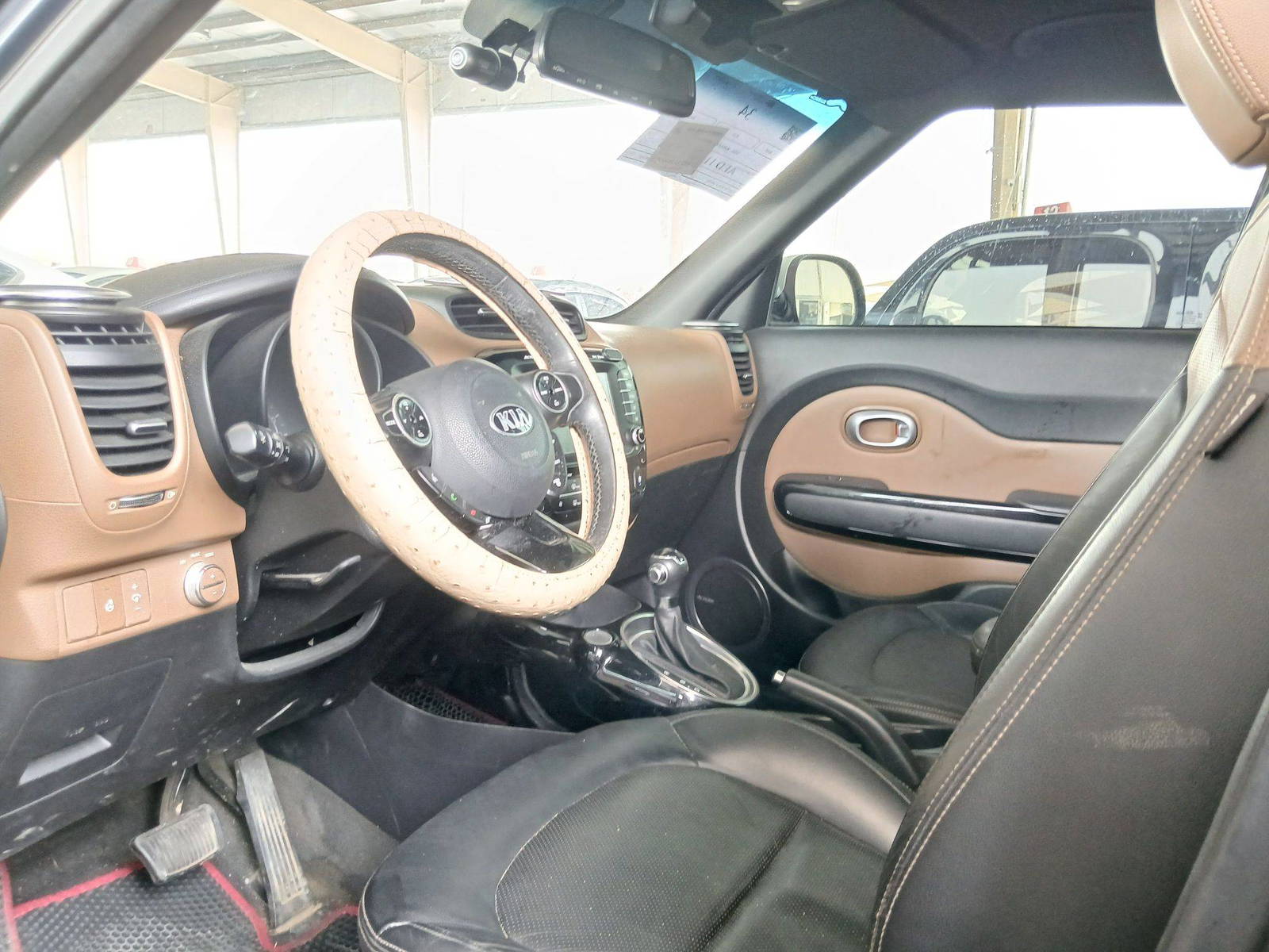 2015 KIA SOUL — 200459 KM — Lot 132424 — Souq - Marhaba Auctions Used Cars - Image 8