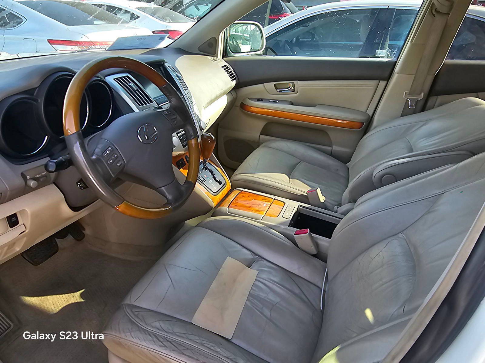 2009 LEXUS RX 350 — 224241 Miles — Lot 92390125 — Souq - Marhaba Auctions Used Cars - Image 8