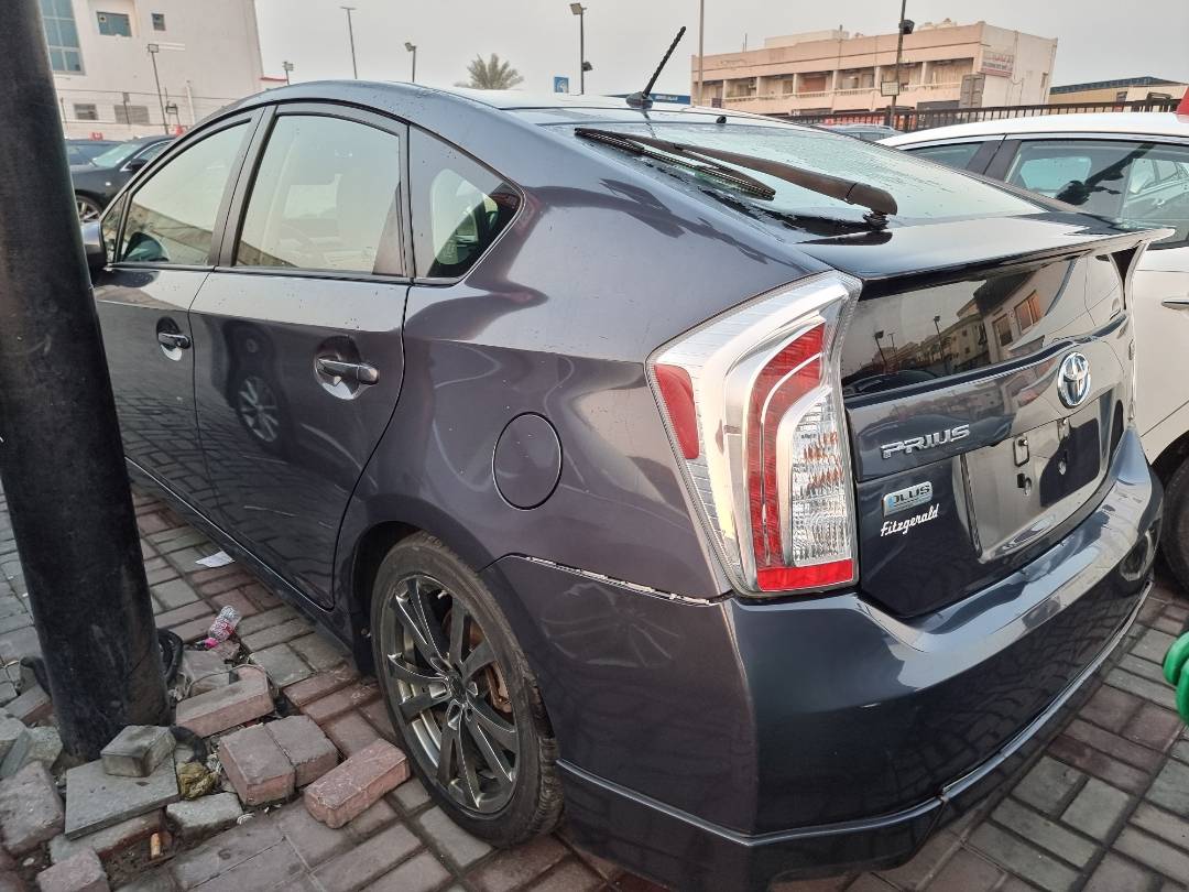 2015 TOYOTA PRIUS — 289520 Miles — Lot 8F1904061 — Ind. 12 - Marhaba Auctions Used Cars - Image 5