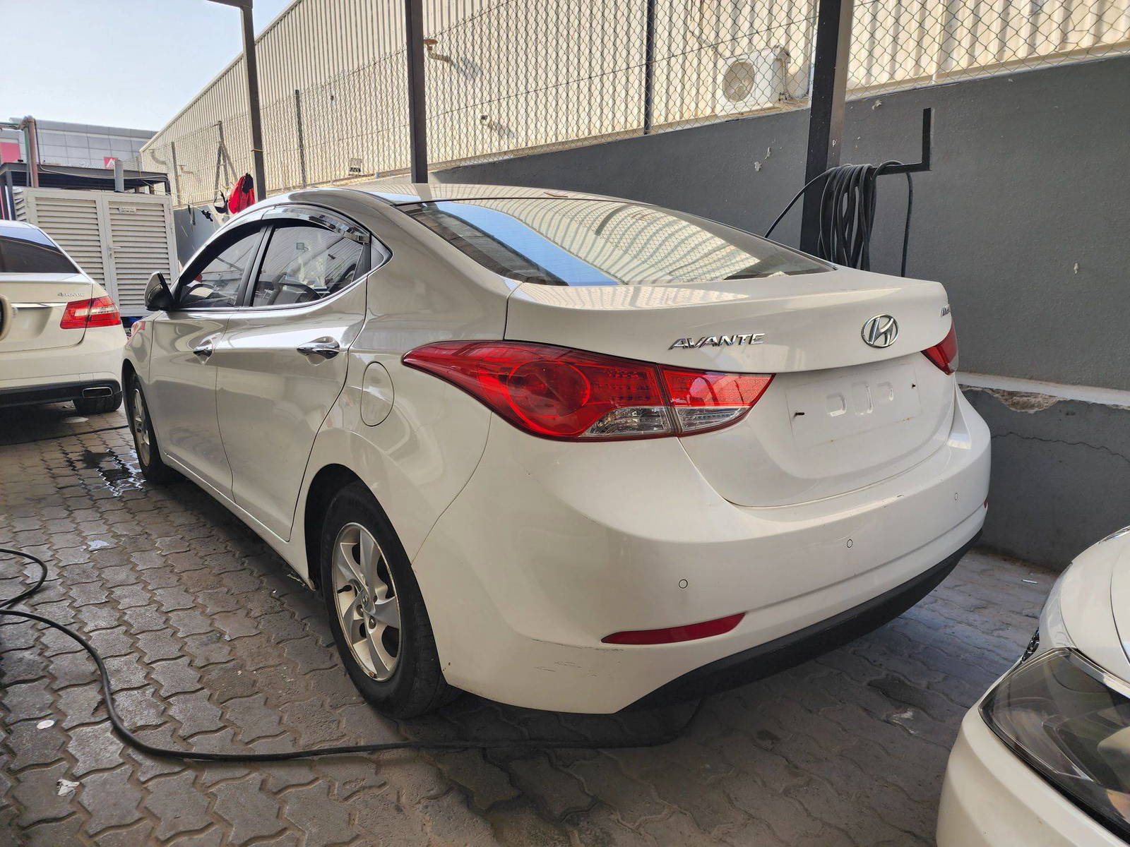 2011 HYUNDAI AVANTE — 212235 KM — Lot 94744 — Souq - Marhaba Auctions Used Cars - Image 3