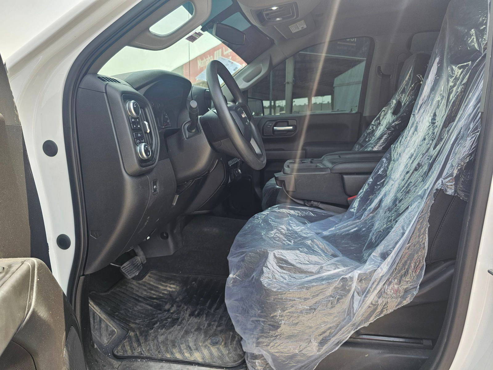 2019 GMC SIERRA — 92569 Miles — Lot KG158028 — Souq - Marhaba Auctions Used Cars - Image 8