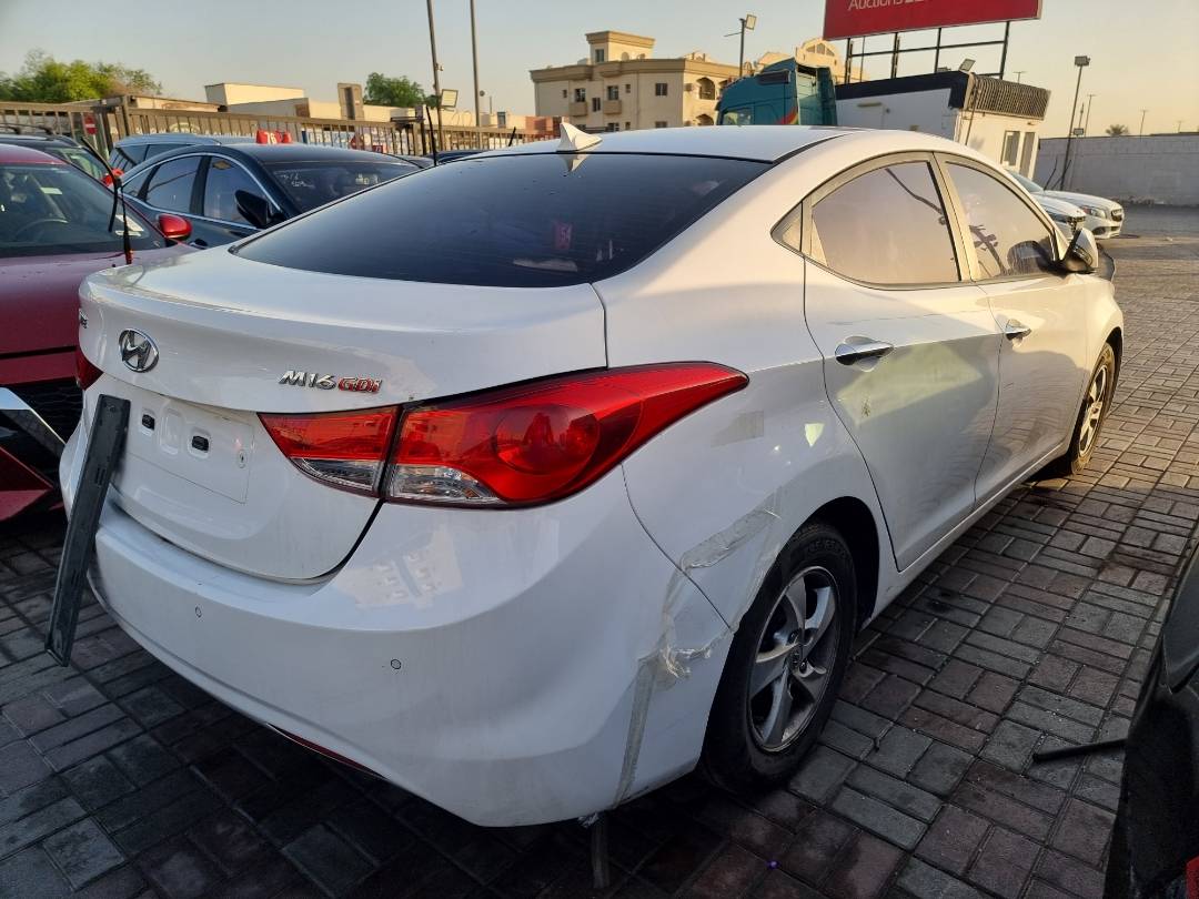2012 HYUNDAI AVANTE — 141510 KM — Lot 125487 — Ind. 12 - Marhaba Auctions Used Cars - Image 4