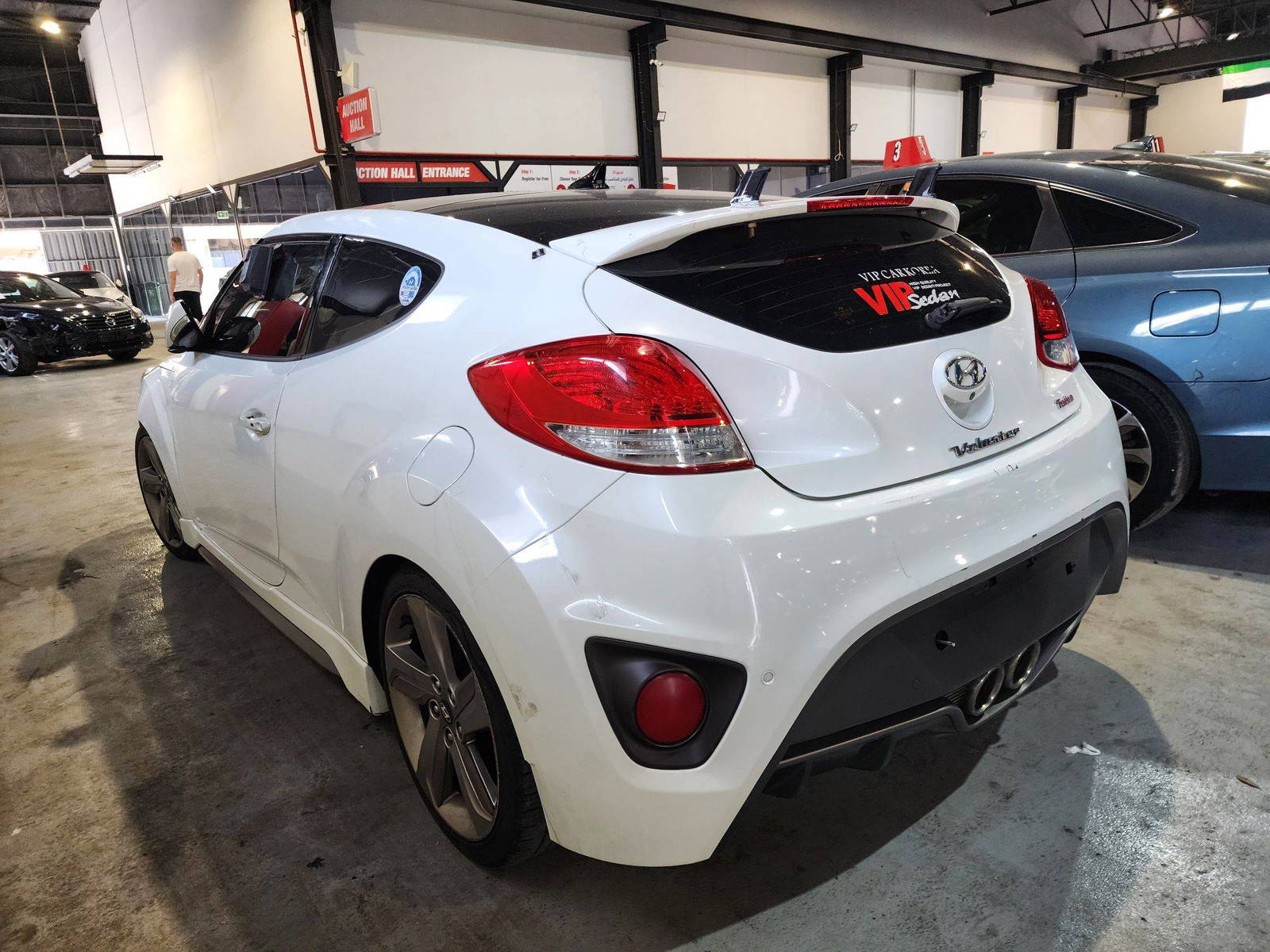 2013 HYUNDAI VELOSTER — 174697 KM — Lot 091633 — Al Quoz - Marhaba Auctions Used Cars - Image 4