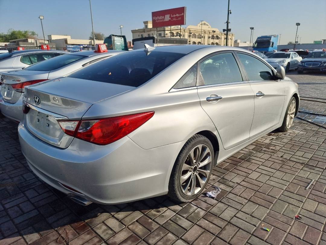 2011 HYUNDAI SONATA — 161736 Miles — Lot 215487 — Ind. 12 - Marhaba Auctions Used Cars - Image 4