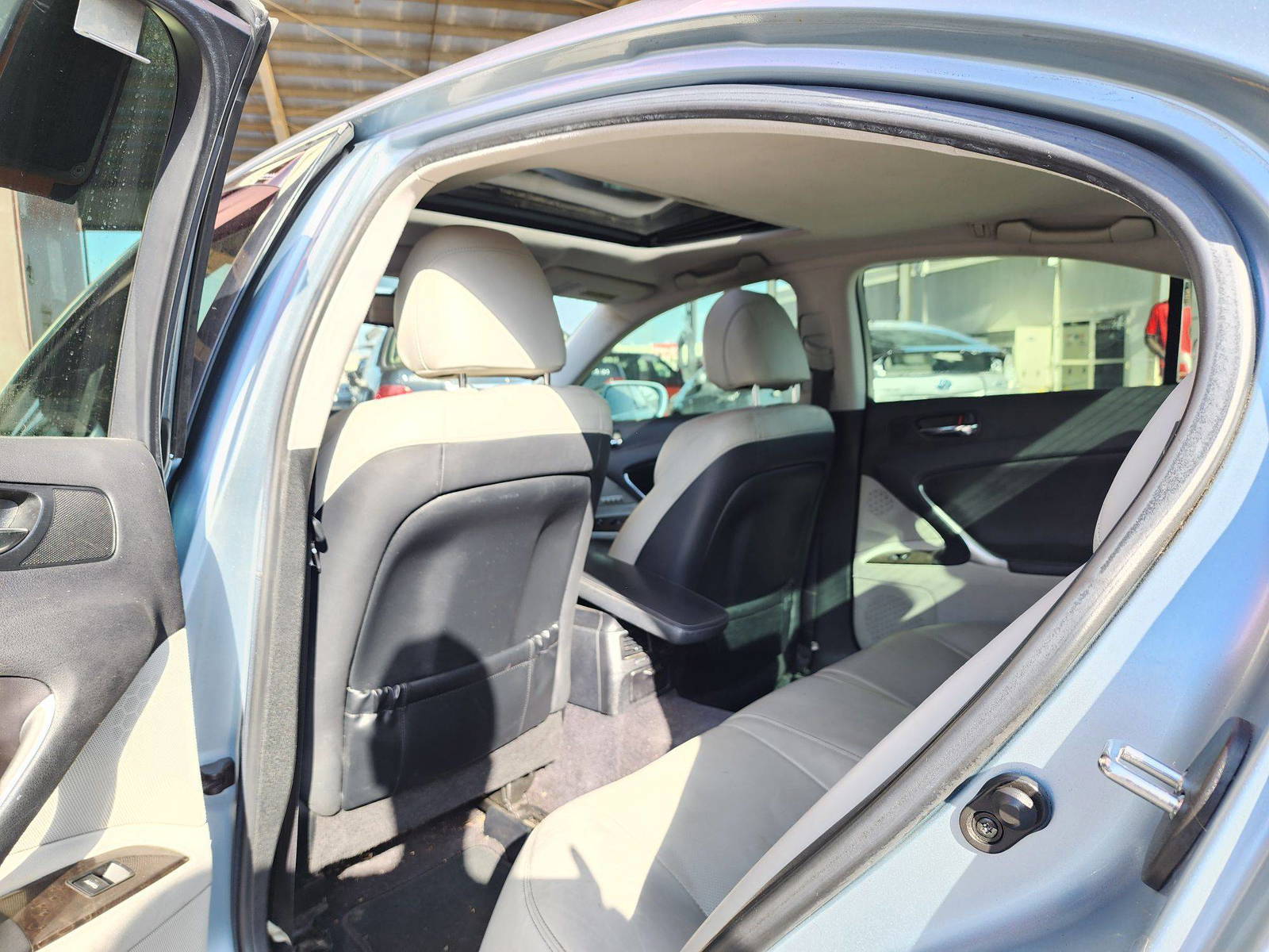 2009 LEXUS IS 250 — 189827 Miles — Lot 792031287 — Souq - Marhaba Auctions Used Cars - Image 6