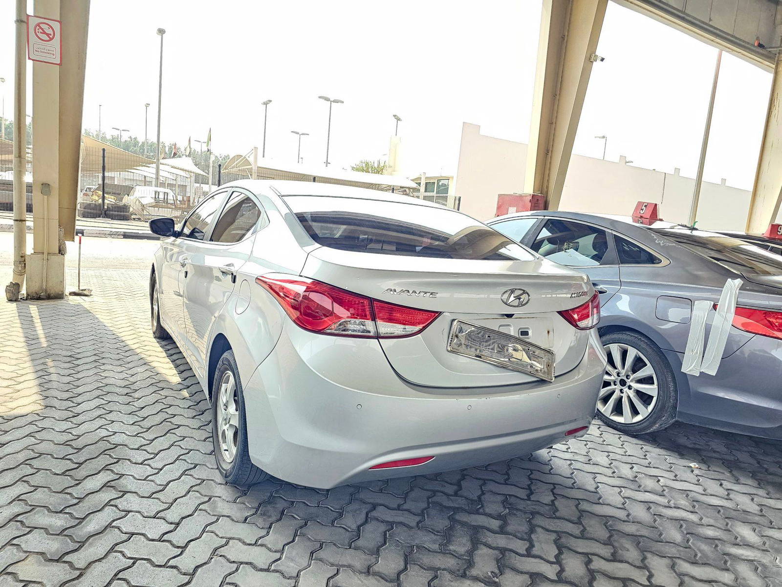 2011 HYUNDAI AVANTE — 197063 KM — Lot 108609 — Souq - Marhaba Auctions Used Cars - Image 4
