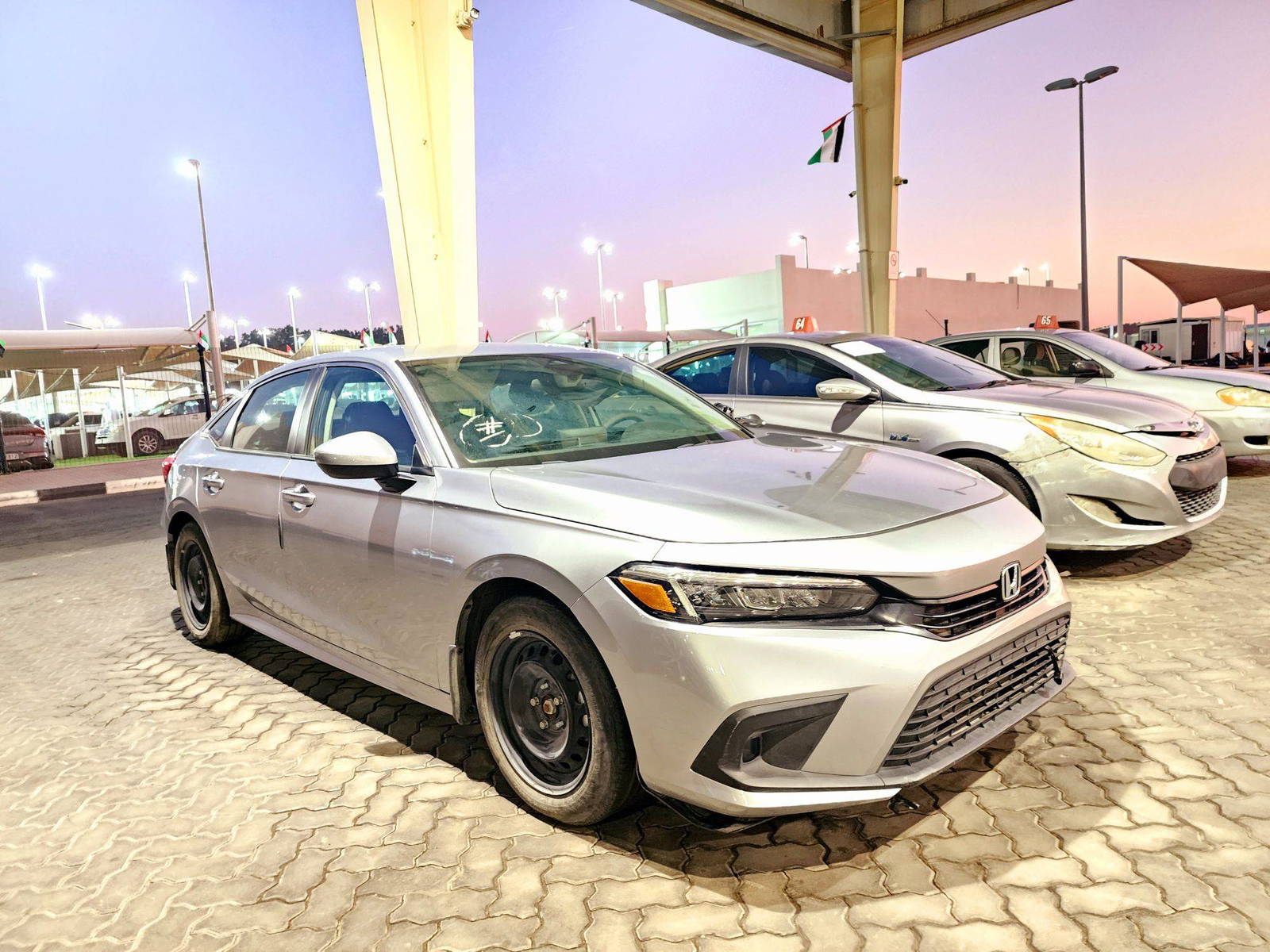 2023 HONDA CIVIC — 9637 KM — Lot 47699344 — Souq - Marhaba Auctions Used Cars - Image 5