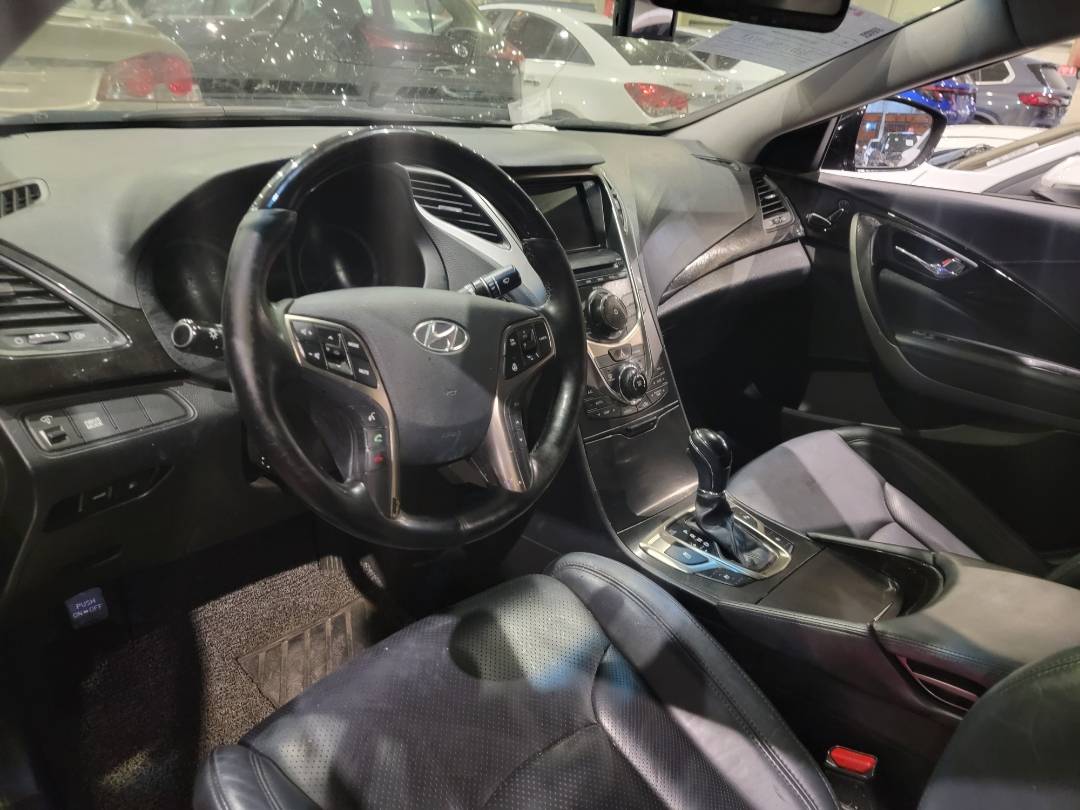 2013 HYUNDAI GRANDEUR — 174292 KM — Lot 244380 — Main - Marhaba Auctions Used Cars - Image 8