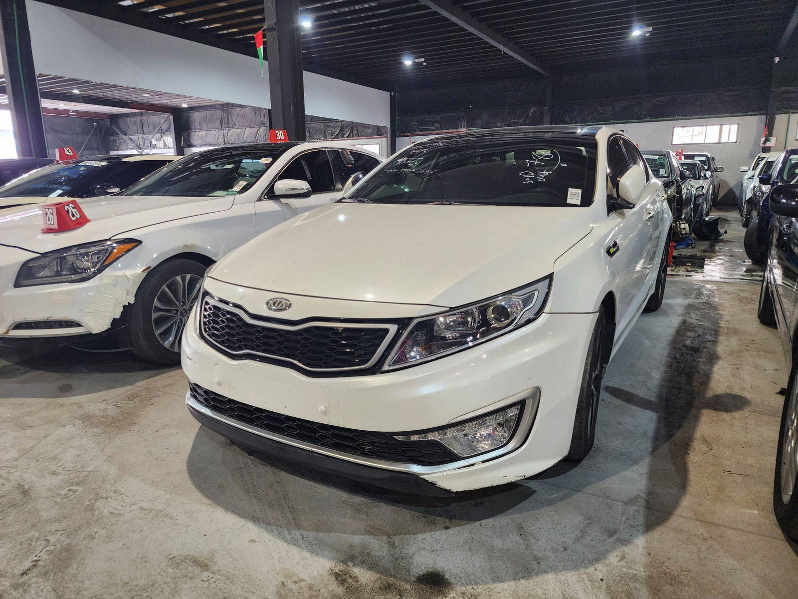 2013 KIA K5 — 237332 KM — Lot 025998 — Al Quoz - Marhaba Auctions Used Cars - Image 6