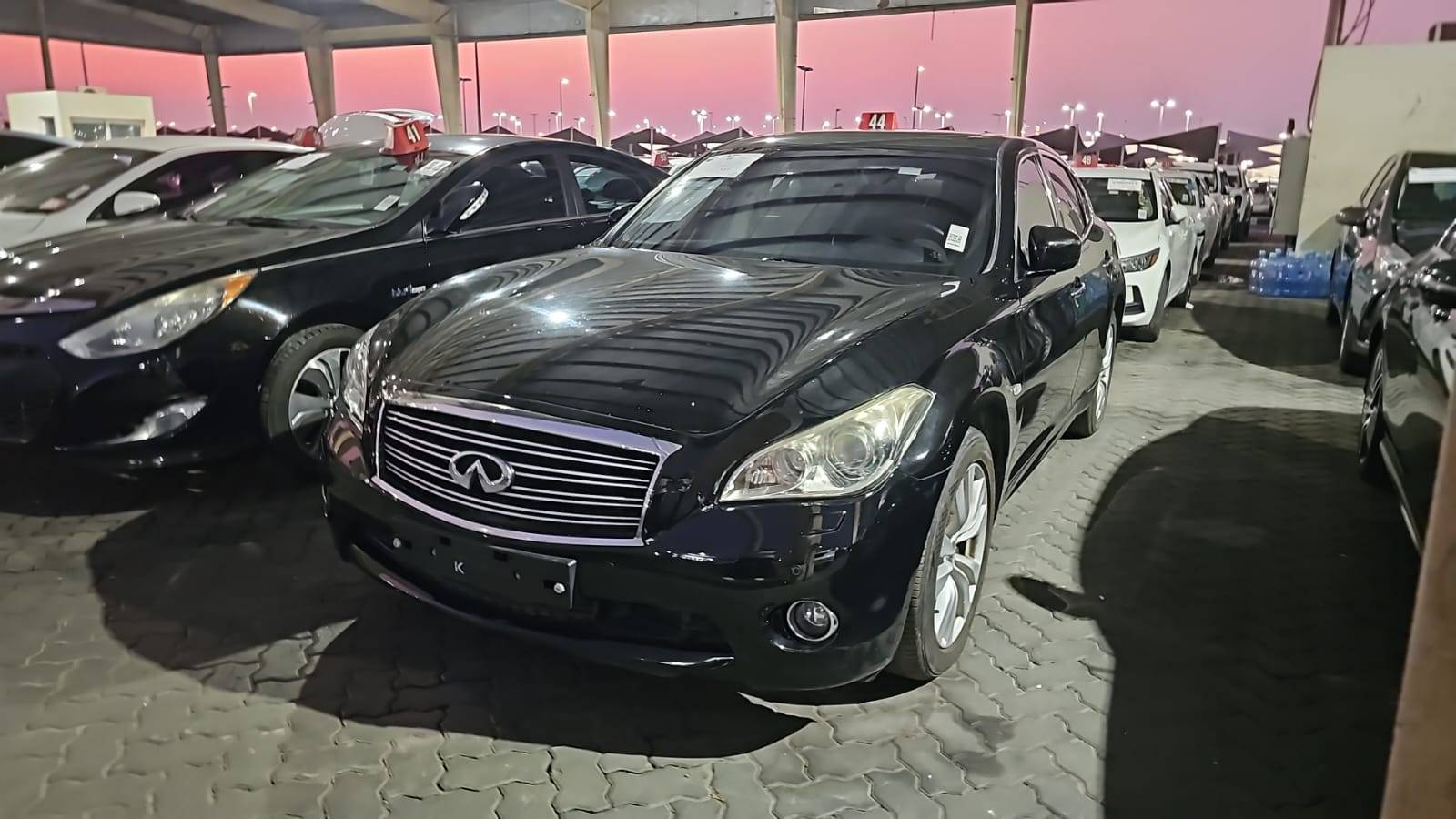 2011 INFINITI M37 — 175651 KM — Lot EXBM511825 — Souq - Marhaba Auctions Used Cars - Image 4