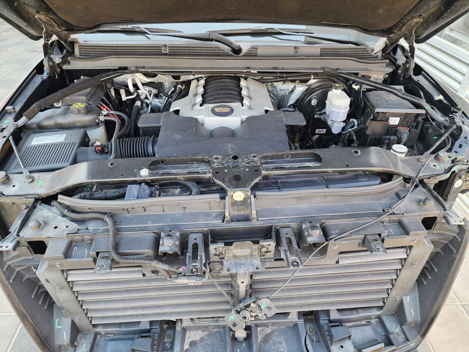 CADILLAC ESCALADE ESV PREMIUM LUXURY 2017 - Marhaba Auction Used Cars - Image 13