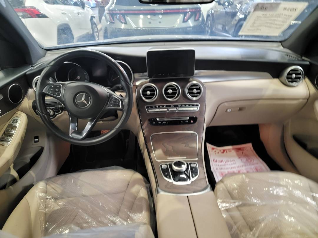 2018 MERCEDES BENZ GLC-300 — 60773 Miles — Lot 7JV081807 — Main - Marhaba Auctions Used Cars - Image 8