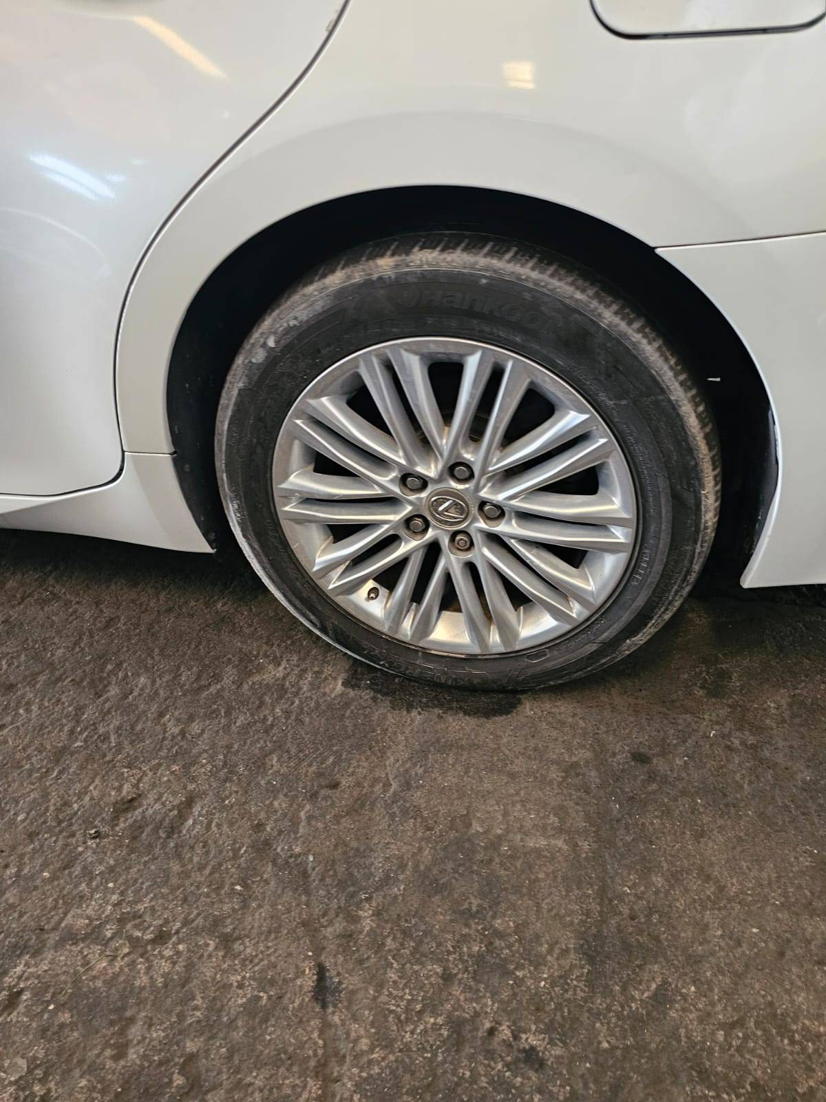 2013 LEXUS ES 330 — 104030 Miles — Lot GXD2071811 — Main - Marhaba Auctions Used Cars - Image 9