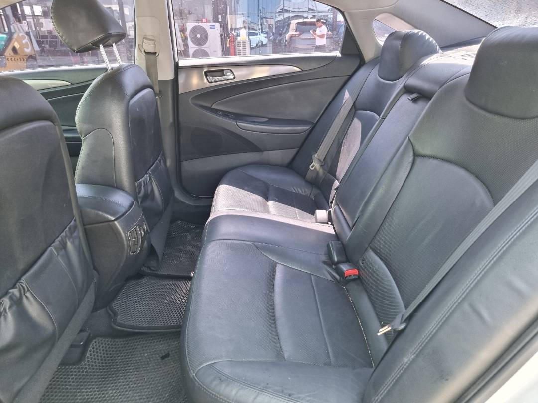 2014 HYUNDAI SONATA — 174178 KM — Lot 215487 — Souq - Marhaba Auctions Used Cars - Image 6