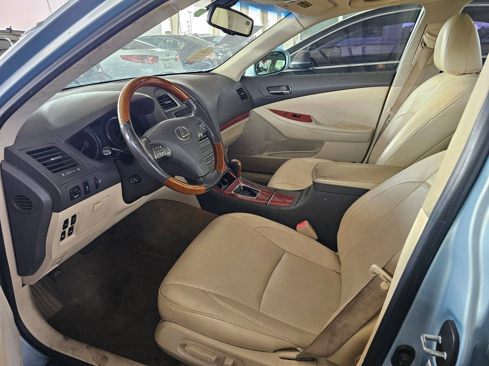 2010 LEXUS ES 350 — 201164 Miles — Lot A2347760 — Souq - Marhaba Auctions Used Cars - Image 9