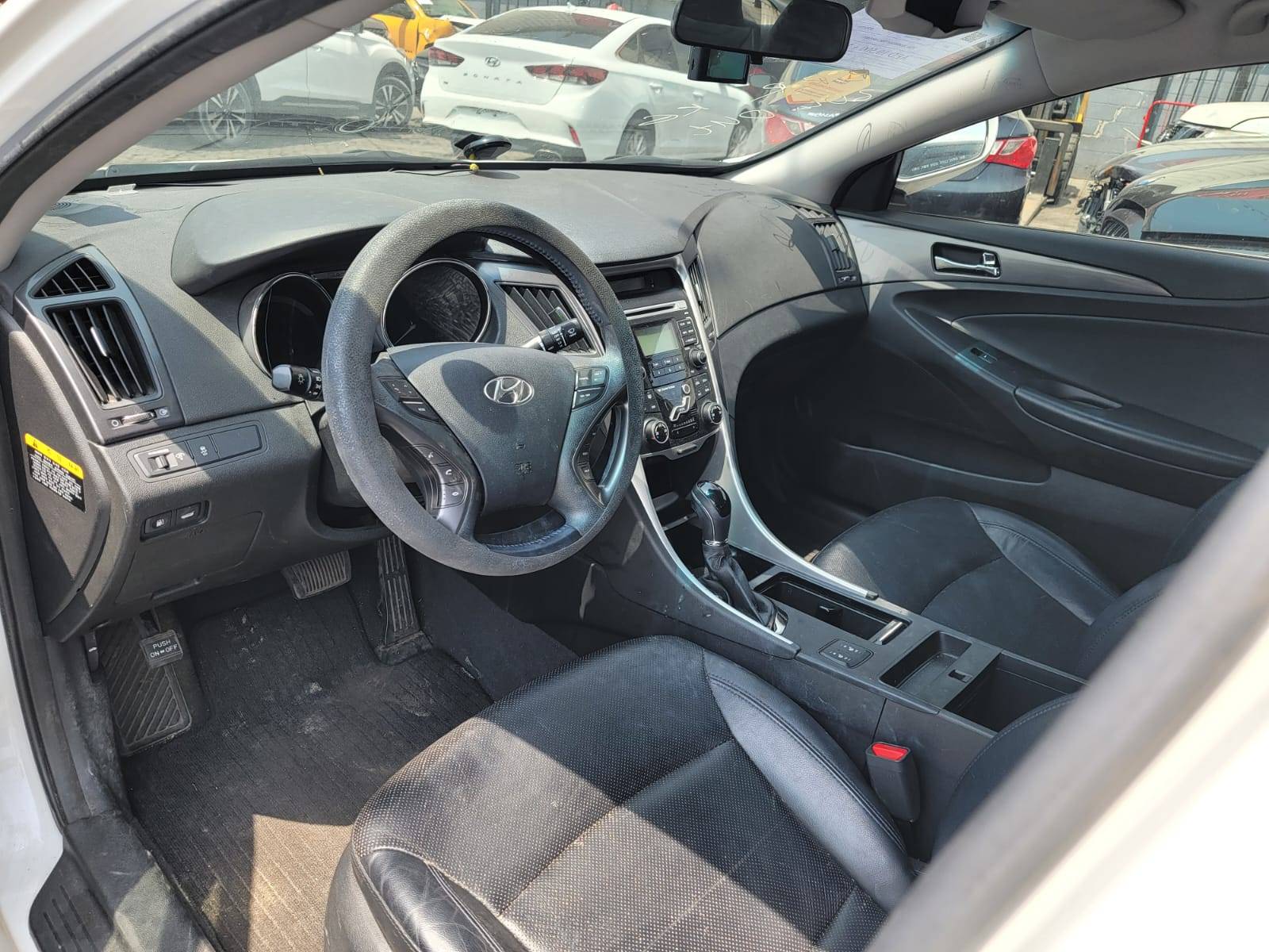 2012 HYUNDAI SONATA — 204333 KM — Lot 055807 — Main - Marhaba Auctions Used Cars - Image 7