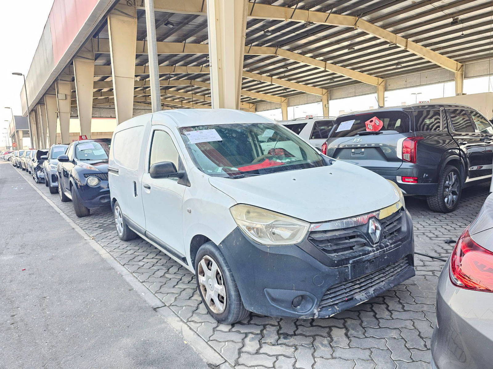 2016 RENAULT HD001 — 296420 KM — Lot 45GG529154 — Souq - Marhaba Auctions Used Cars - Image 4