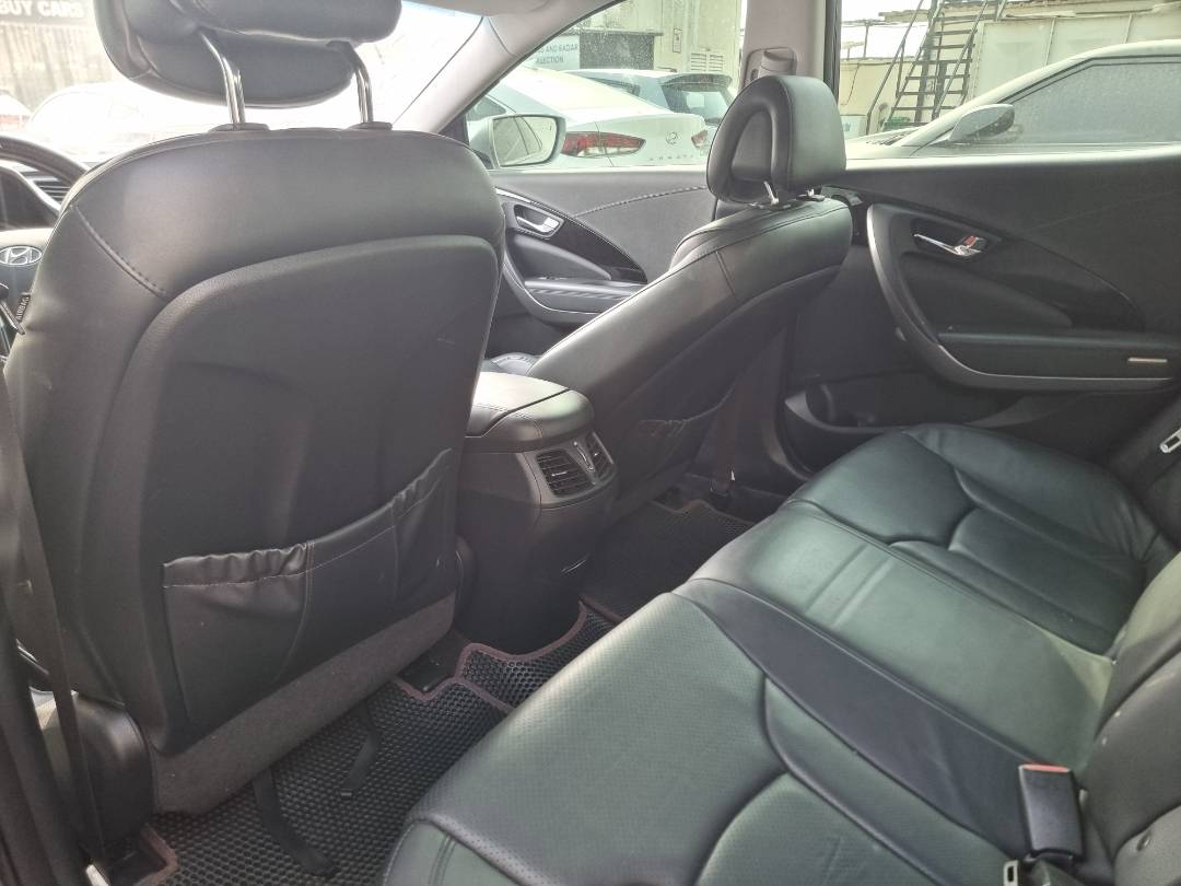2011 HYUNDAI GRANDEUR — 129403 KM — Lot 214587 — Main - Marhaba Auctions Used Cars - Image 5