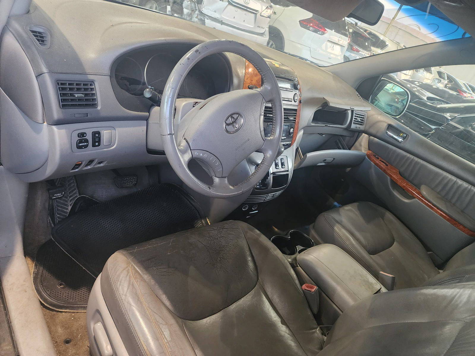 2008 TOYOTA SIENNA — 227575 Miles — Lot 65316513 - Marhaba Auctions Used Cars - Image 4