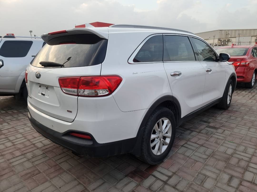 2018 KIA SORENTO — 142237 Miles — Lot 402005 — Souq - Marhaba Auctions Used Cars - Image 5