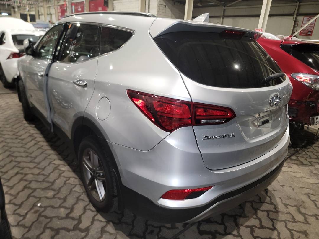 2017 HYUNDAI SANTA FE — 180132 Miles — Lot 37715270 - Marhaba Auctions Used Cars - Image 4