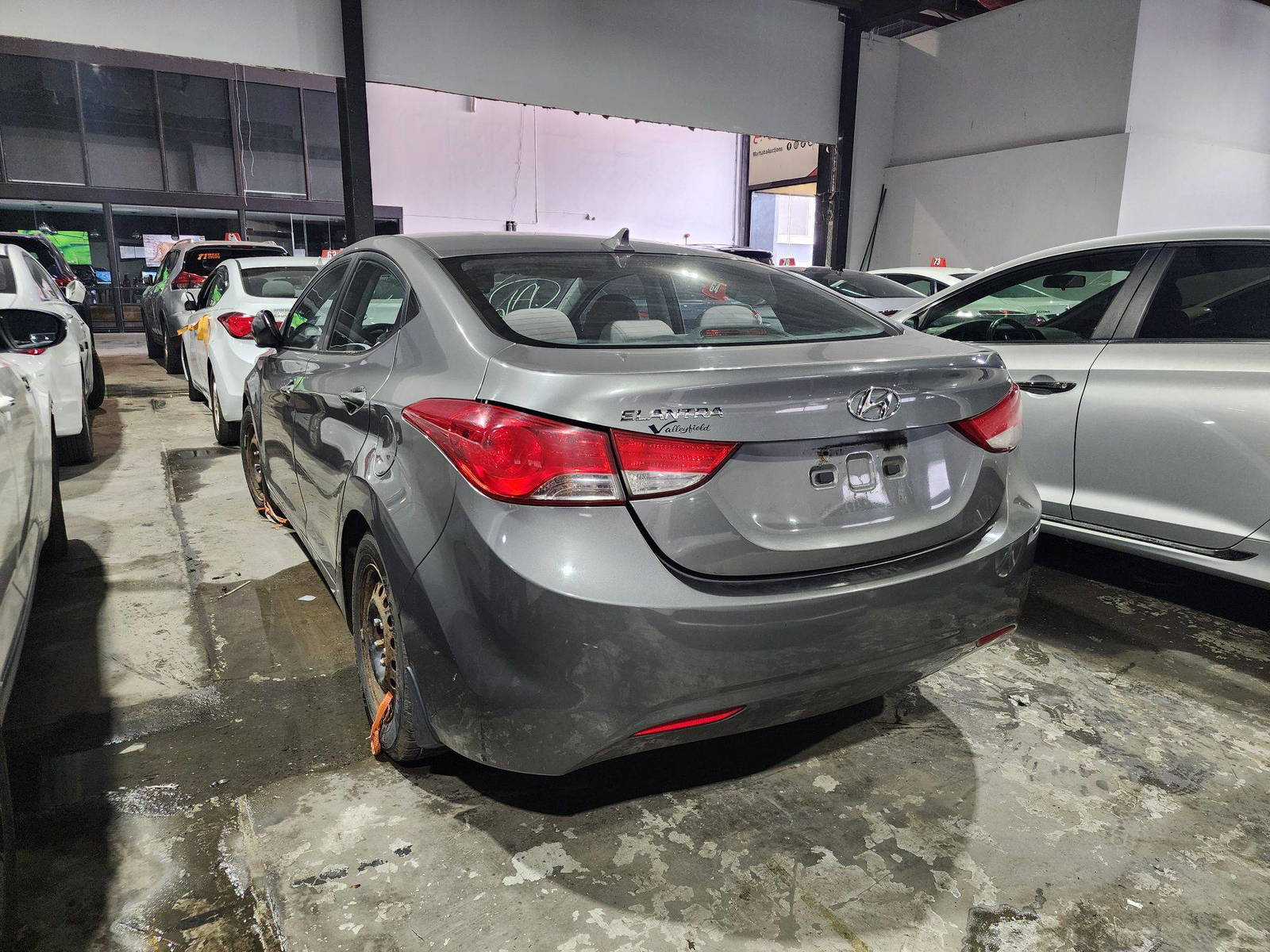 2013 HYUNDAI ELANTRA — 199999 KM — Lot 57059235 — Al Quoz - Marhaba Auctions Used Cars - Image 4