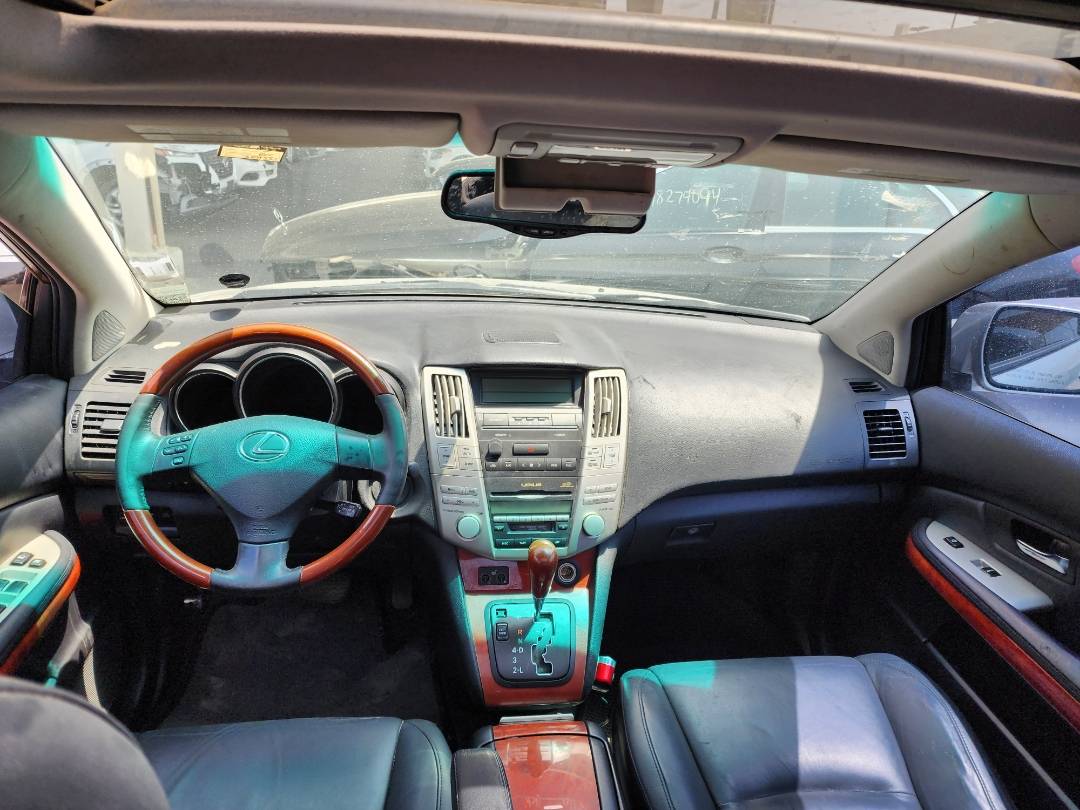 2004 LEXUS RX 330 — 384551 KM — Lot 56648 — Main - Marhaba Auctions Used Cars - Image 8