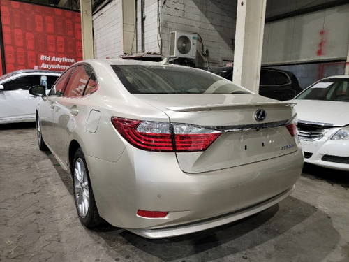 2013 LEXUS ES 300H for sale at Marhaba Auctions