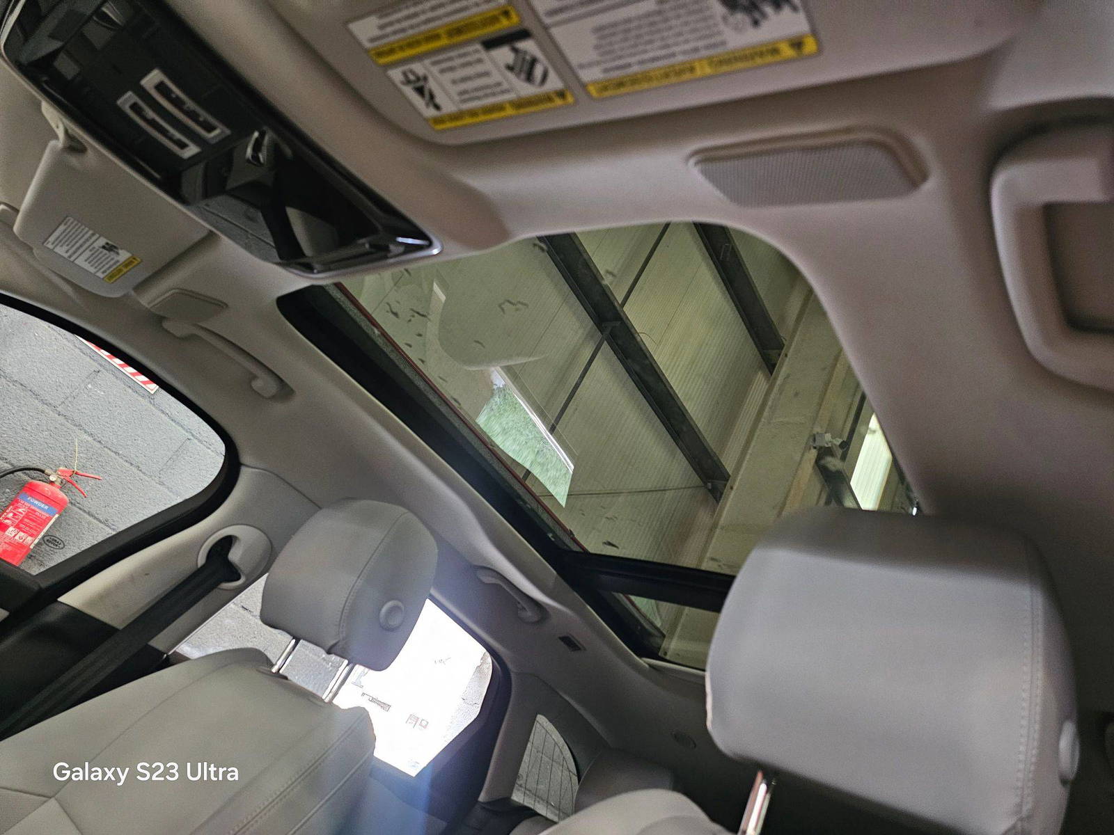 LAND ROVER RANGE ROVER VELAR 2025 - Marhaba Auction Used Cars - Image 11