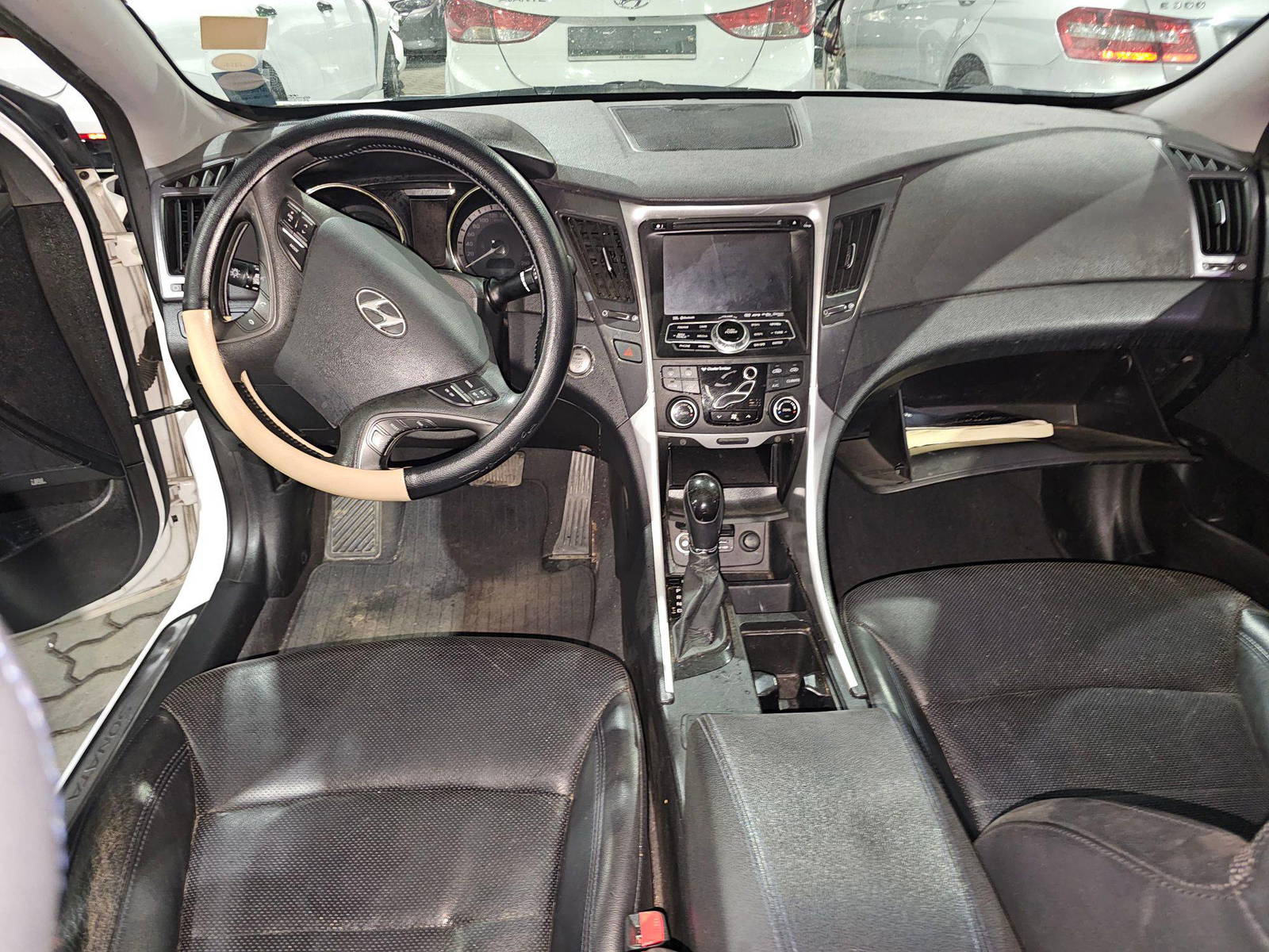 2012 HYUNDAI SONATA — 221460 KM — Lot 022376 — Souq - Marhaba Auctions Used Cars - Image 7