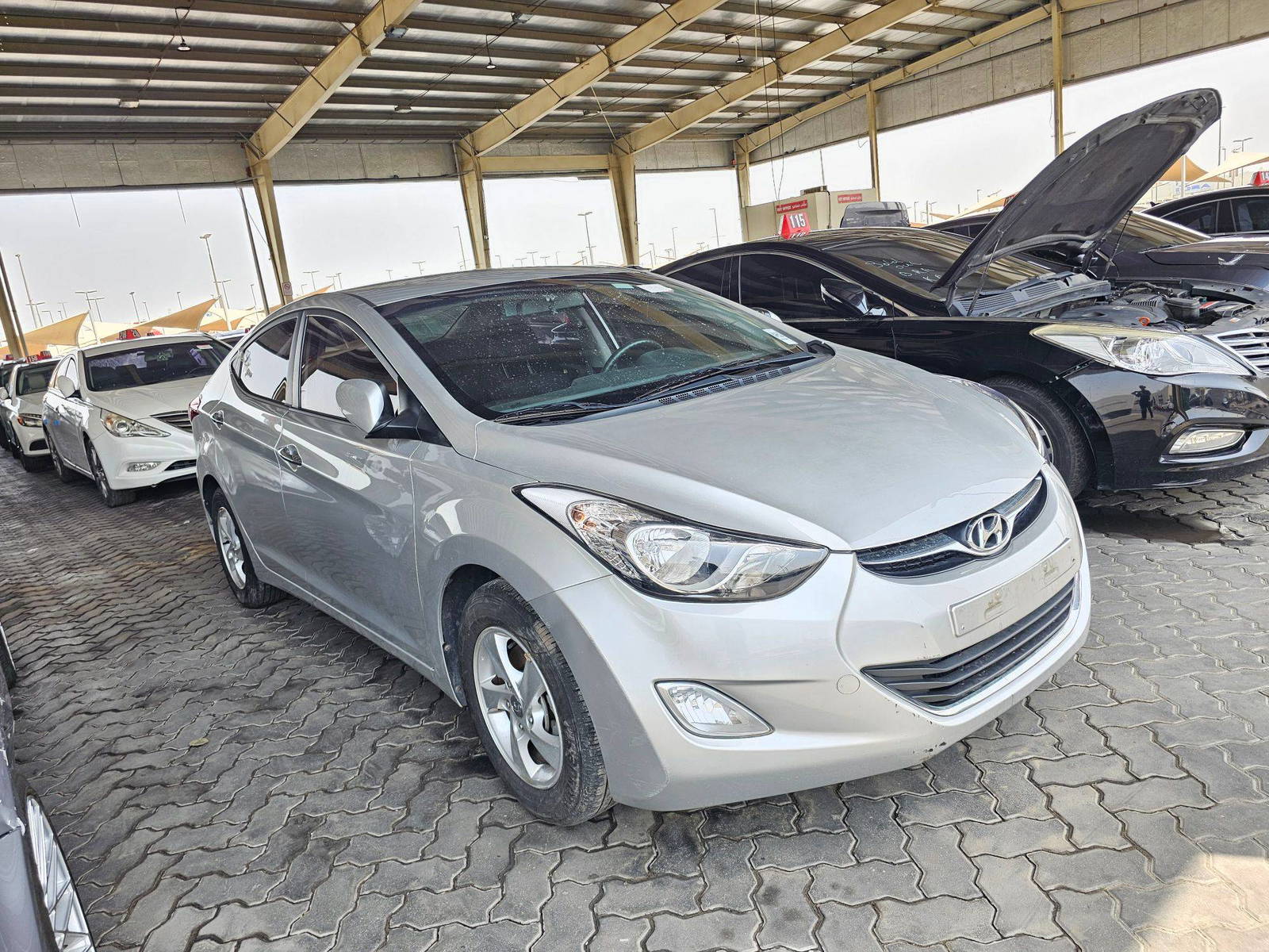 2012 HYUNDAI AVANTE — 89755 KM — Lot 603352 — Souq - Marhaba Auctions Used Cars - Image 4