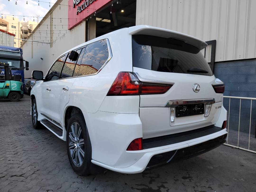 2016 LEXUS LX 570 — 115305 KM — Lot G4215610 — Main - Marhaba Auctions Used Cars - Image 3