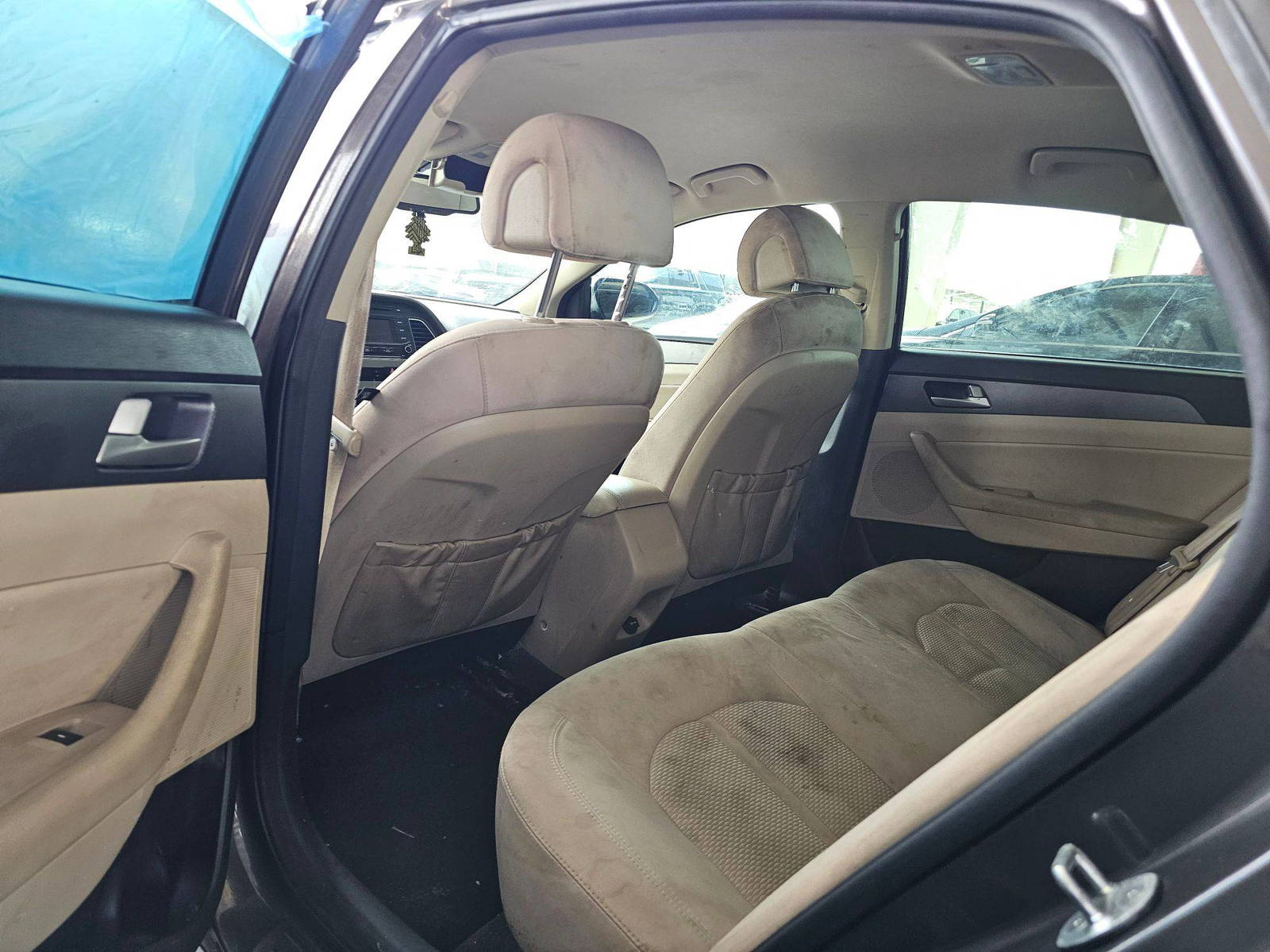 2015 HYUNDAI SONATA — 105399 Miles — Lot 62016205 — Souq - Marhaba Auctions Used Cars - Image 6