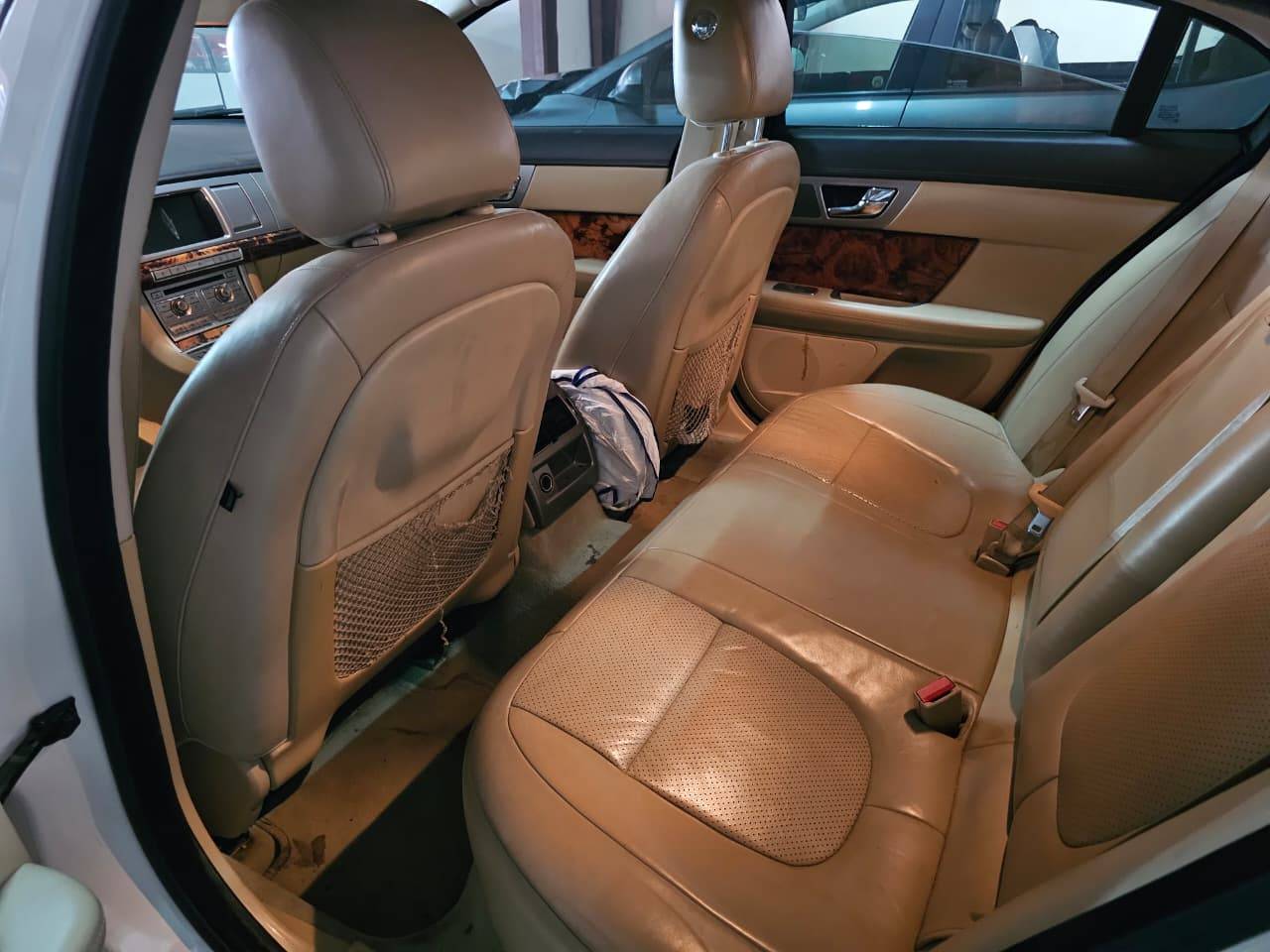 2010 JAGUAR XF — 180000 KM — Lot R70580 - Marhaba Auctions Used Cars - Image 9
