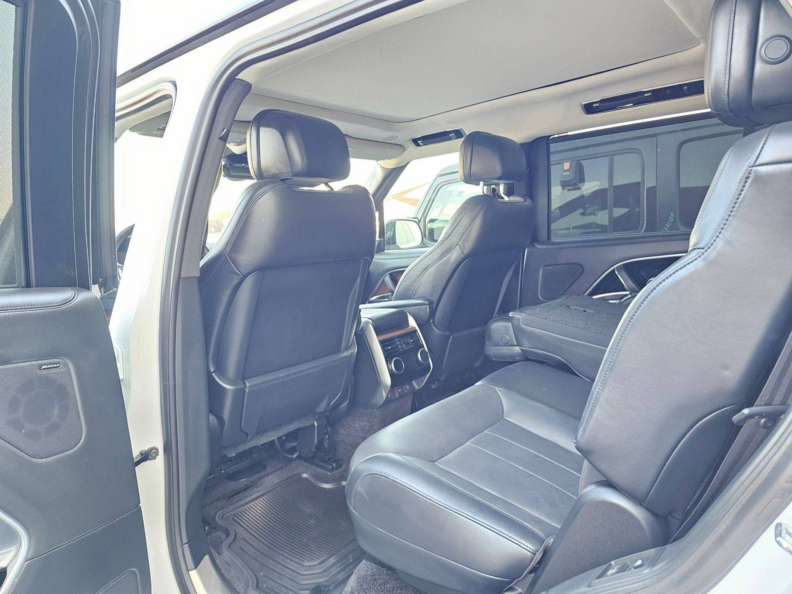 2023 LAND ROVER RANGE ROVER — 11372 Miles — Lot PA075307 — Al Quoz - Marhaba Auctions Used Cars - Image 7
